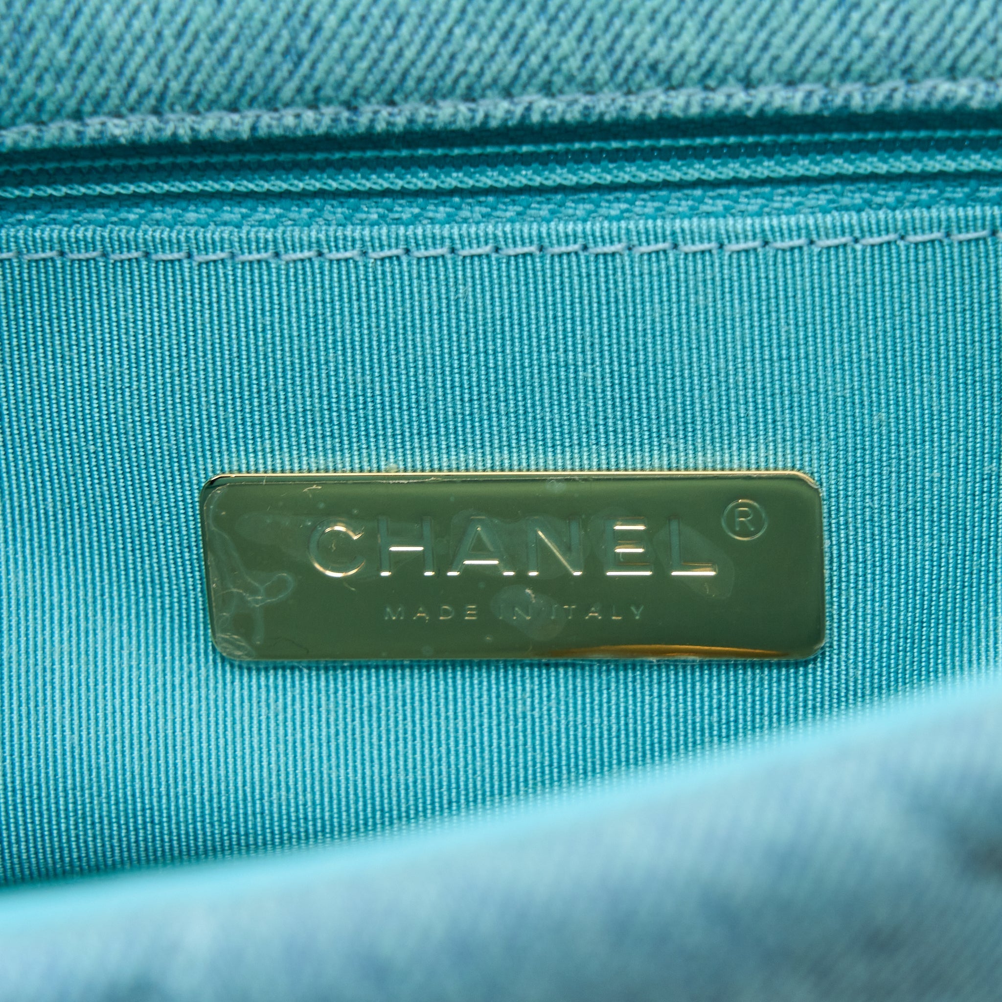 CHANEL SMALL 19 BAG DENIM LIGHT BLUE MULTICOLOUR HARDWARE