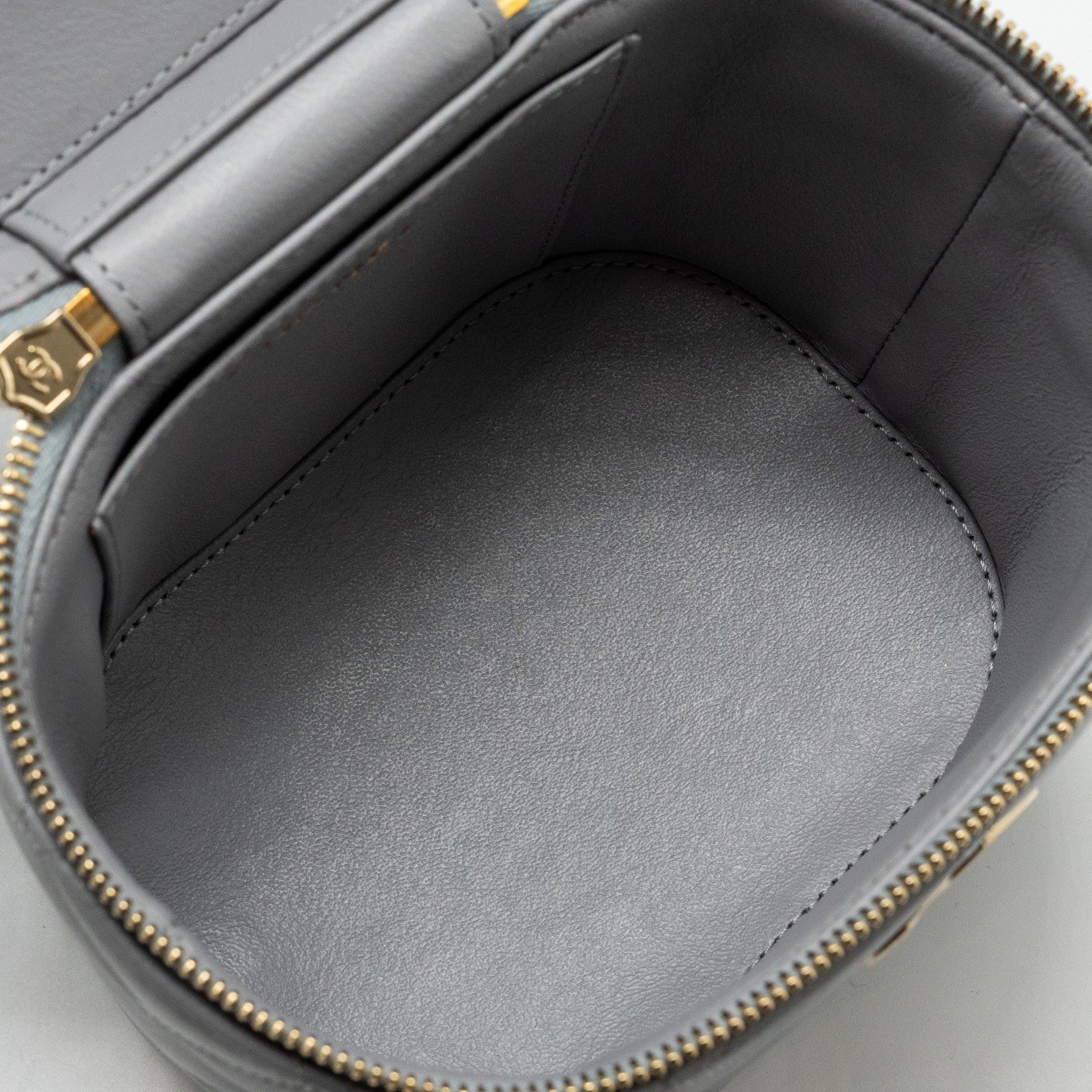 CHANEL TRENDY CC TOP HANDLE VANITY WITH CHAIN LAMBSKIN GREY LGHW
