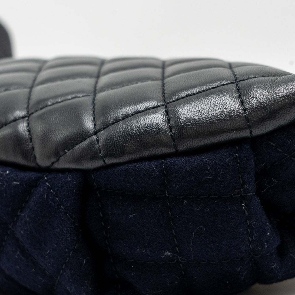 CHANEL PARIS HAMBURG CHARMS BELT BAG WOOL/LAMBSKIN NAVY/BLACK GHW