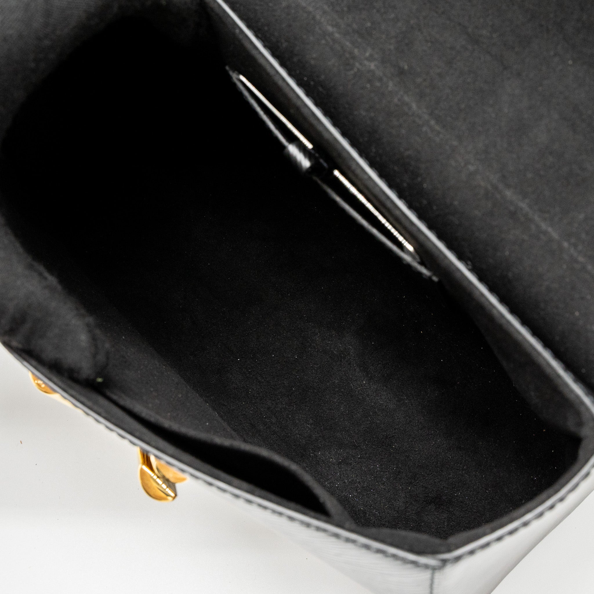 LOUIS VUITTON TWIST MM EPI BLACK GHW
