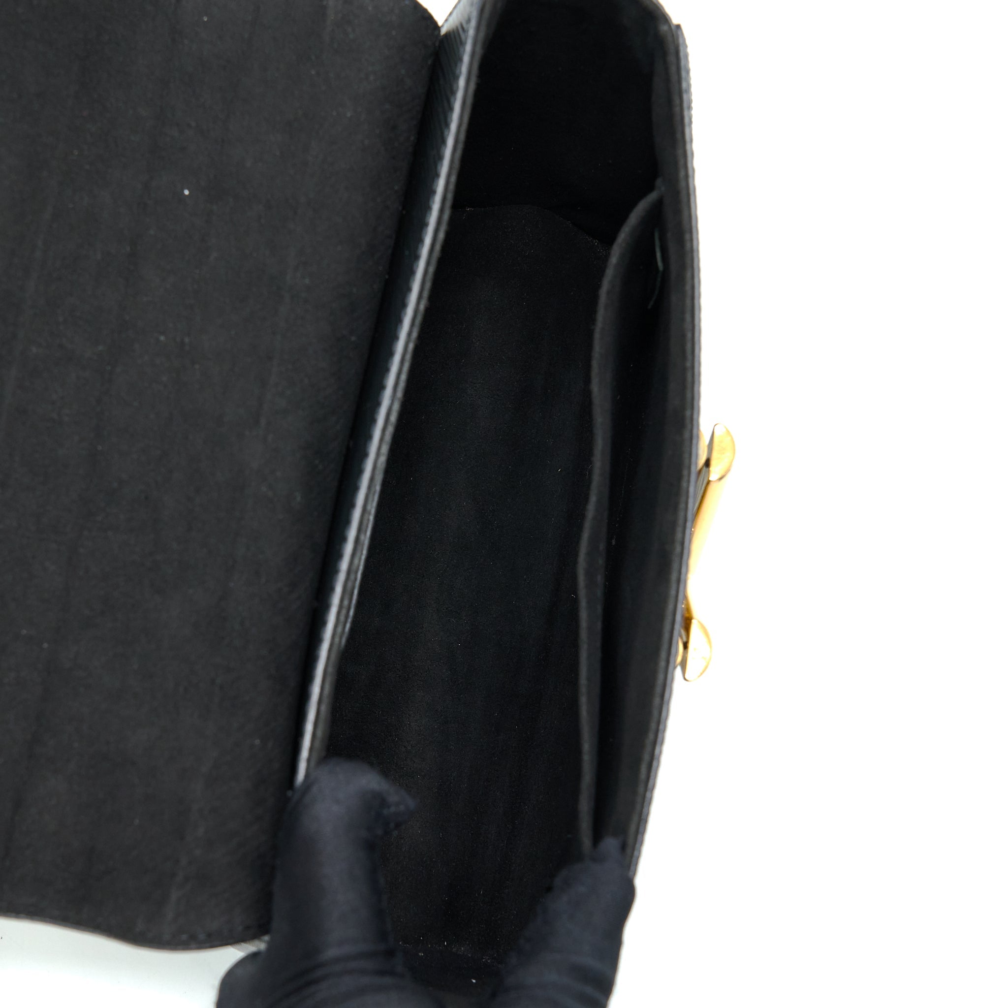 LOUIS VUITTON TWIST MM EPI BLACK GHW