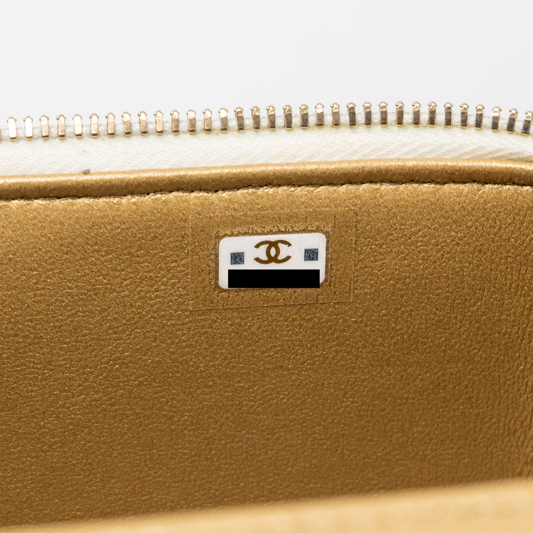 CHANEL LETTER/CC LOGO CHAIN LONG VANITY CASE LAMBSKIN WHITE GHW(MICROCHIP)