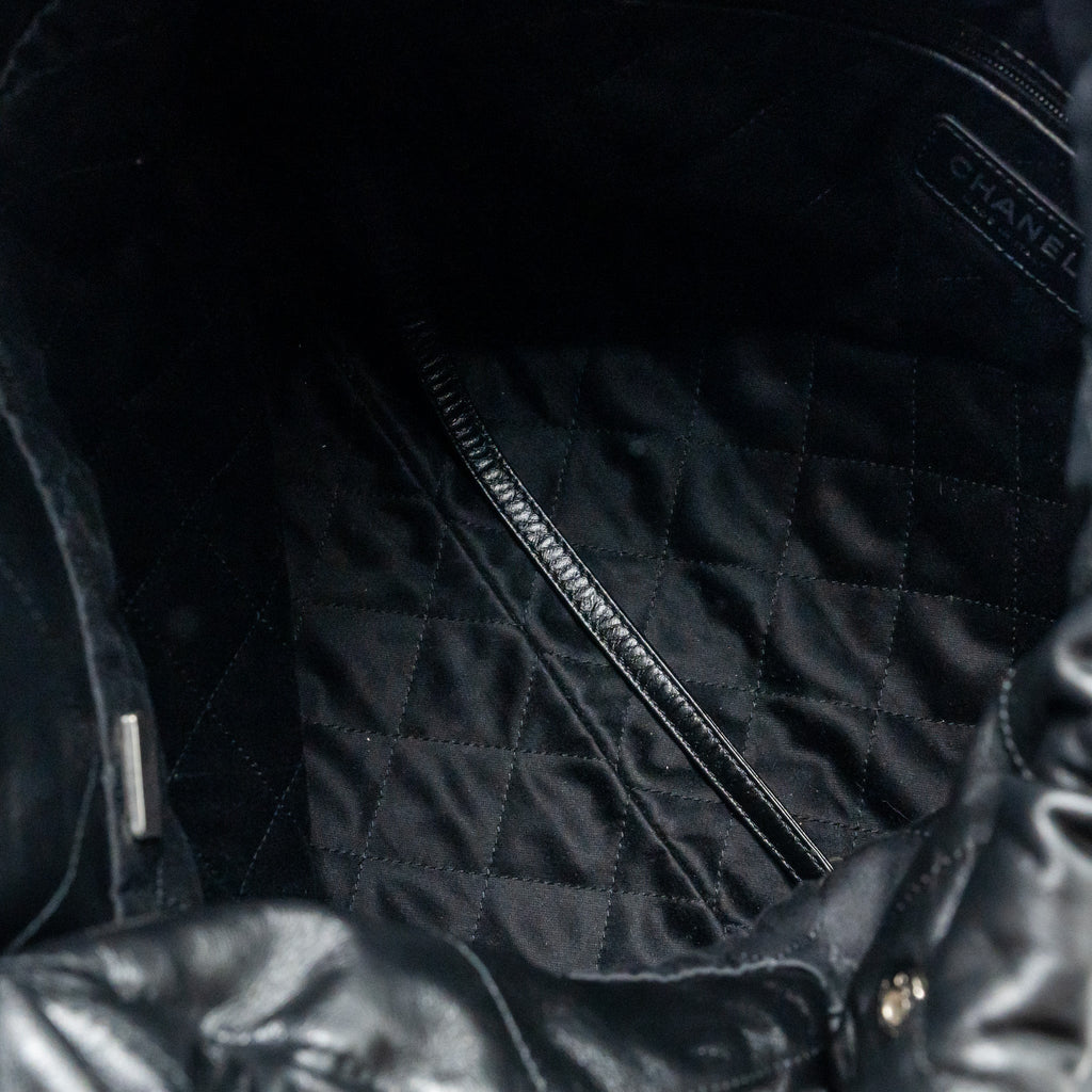 CHANEL MEDIUM 22 BAG CALFSKIN BLACK SHW (MICROCHIP)
