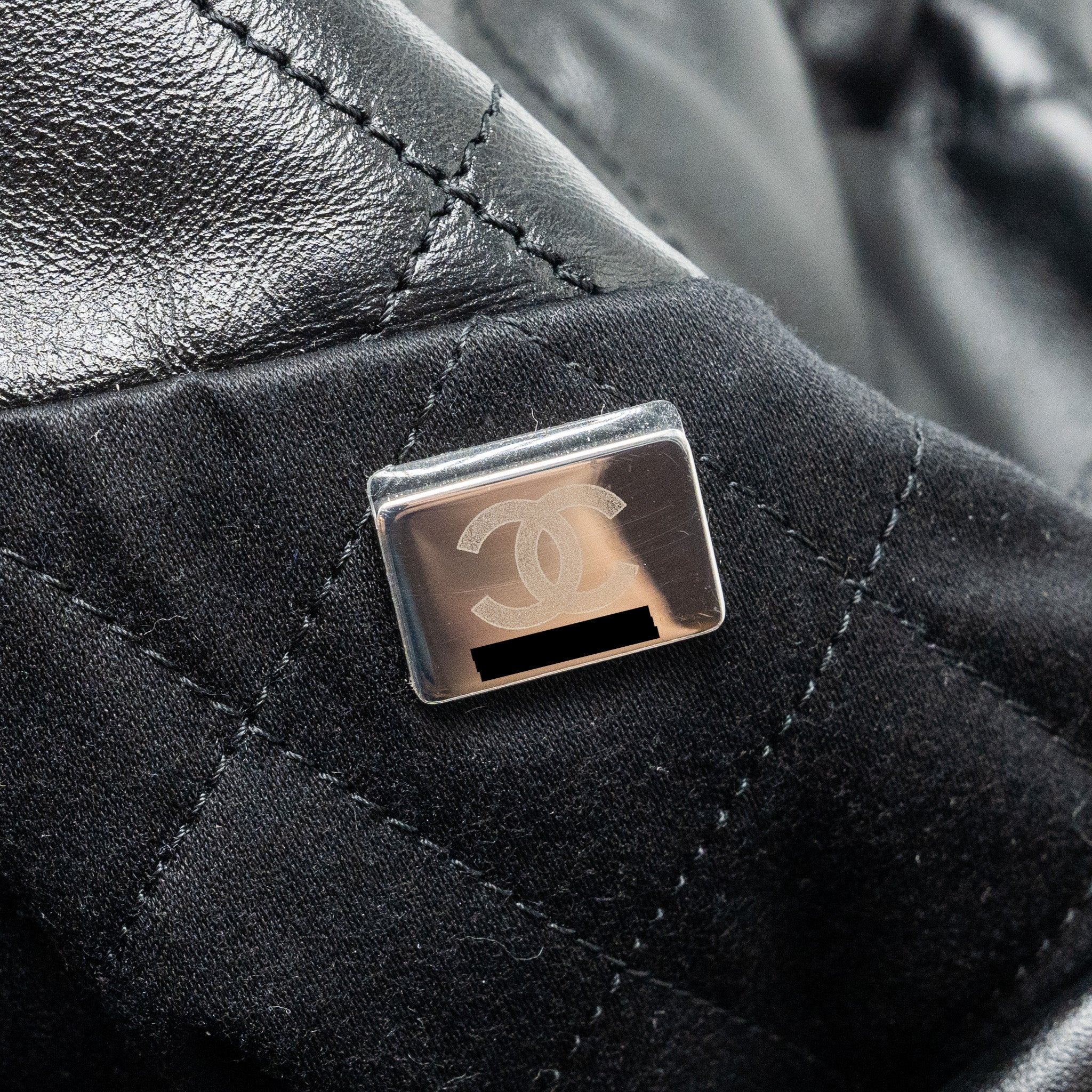 CHANEL MEDIUM 22 BAG CALFSKIN BLACK SHW (MICROCHIP)