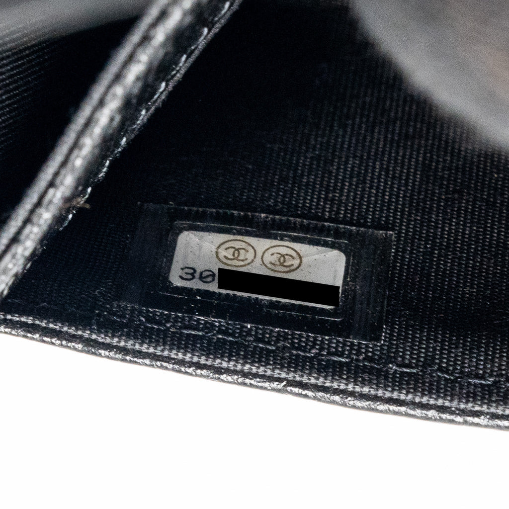 CHANEL CAMELLIA EMBOSSED CARD HOLDER CAVIAR BLACK SHW