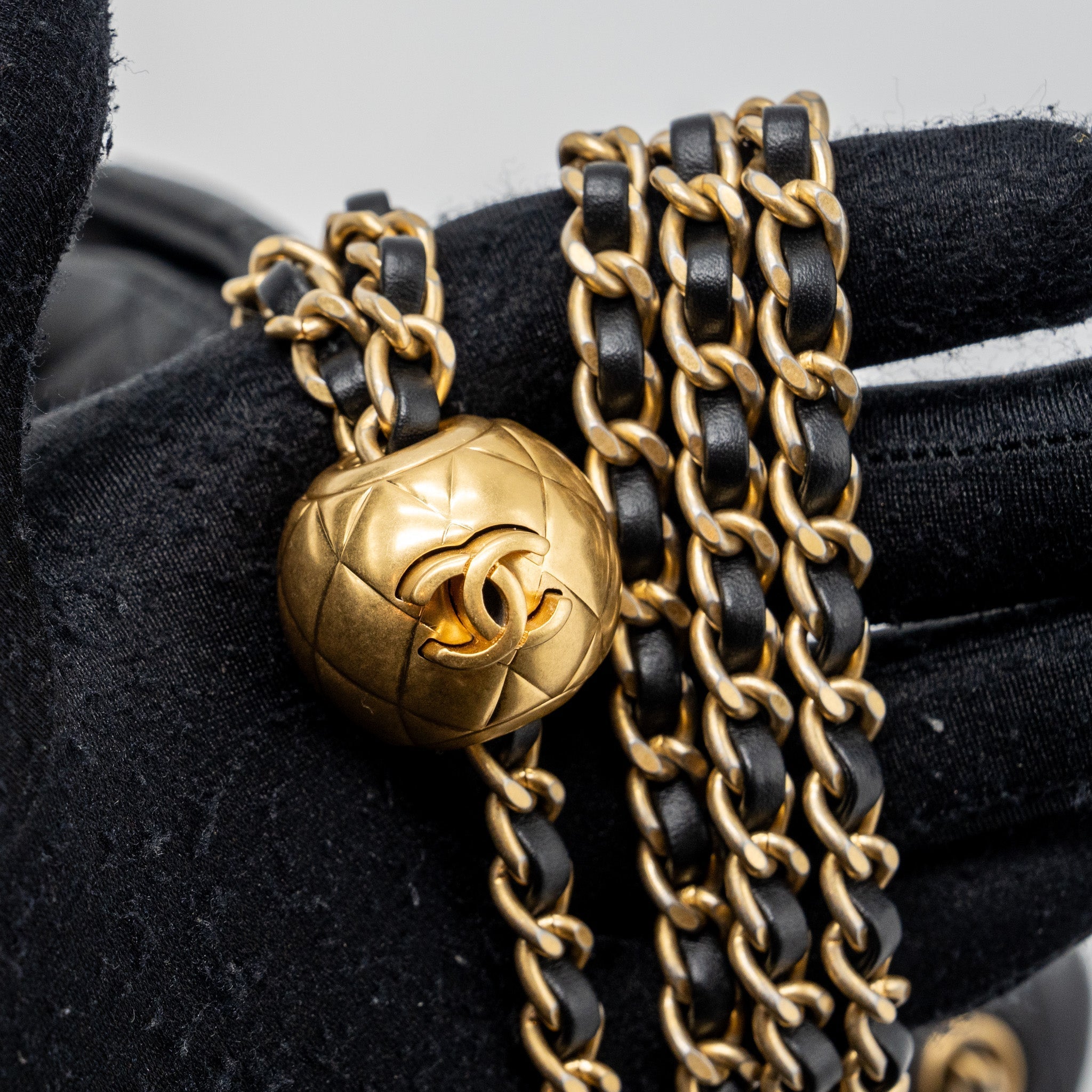 CHANEL PEARL CRUSH MINI SQUARE FLAP BAG LAMBSKIN BLACK GHW(MICROCHIP)