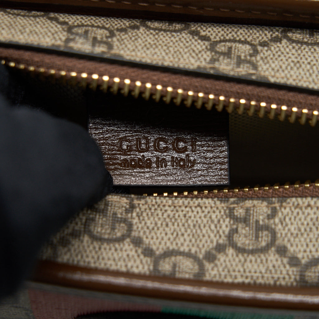 GUCCI NOT FAKE LOGO POUCH/ CLUTCH