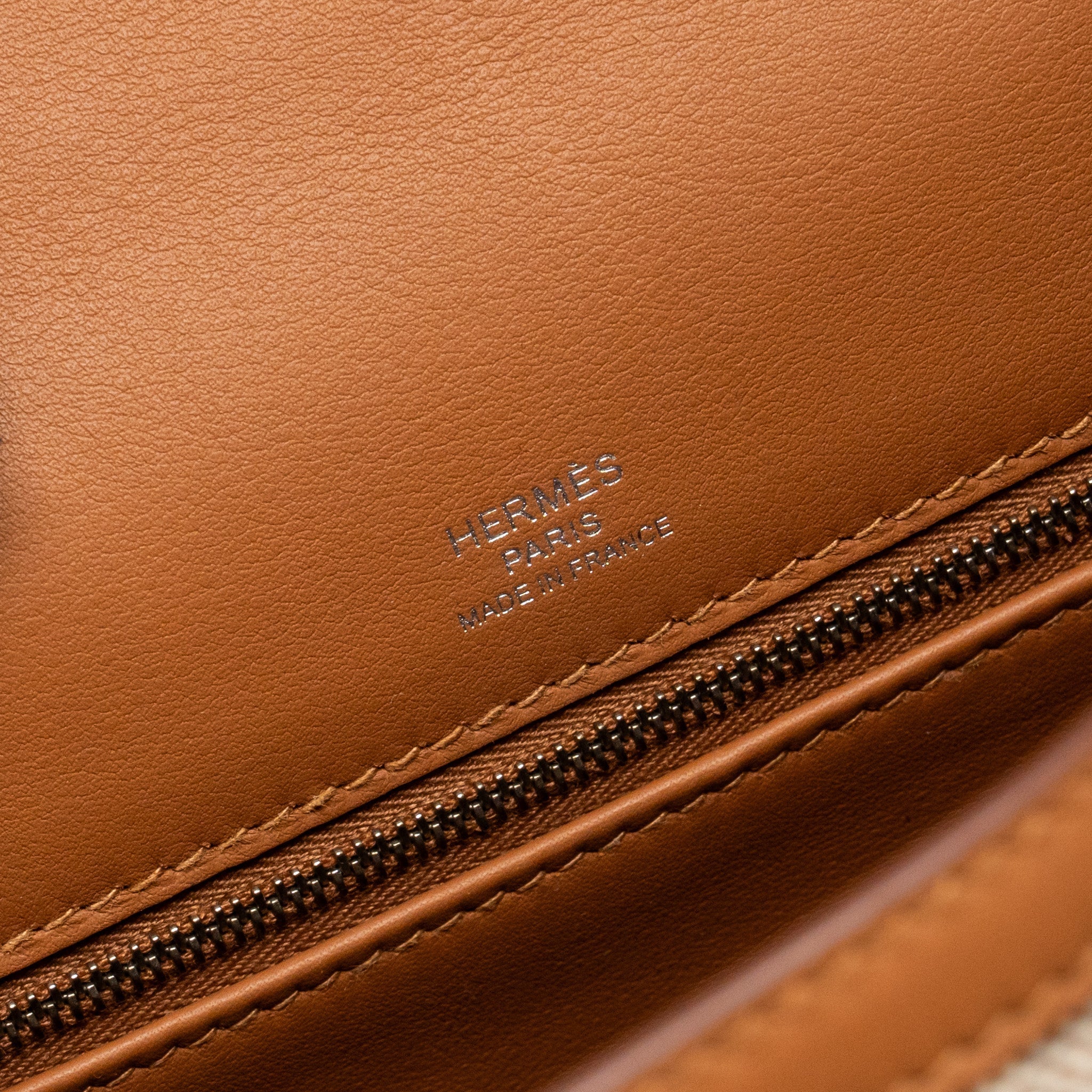HERMES KELLY 28 TOILE H/SWIFT ECRU/GOLD SHW