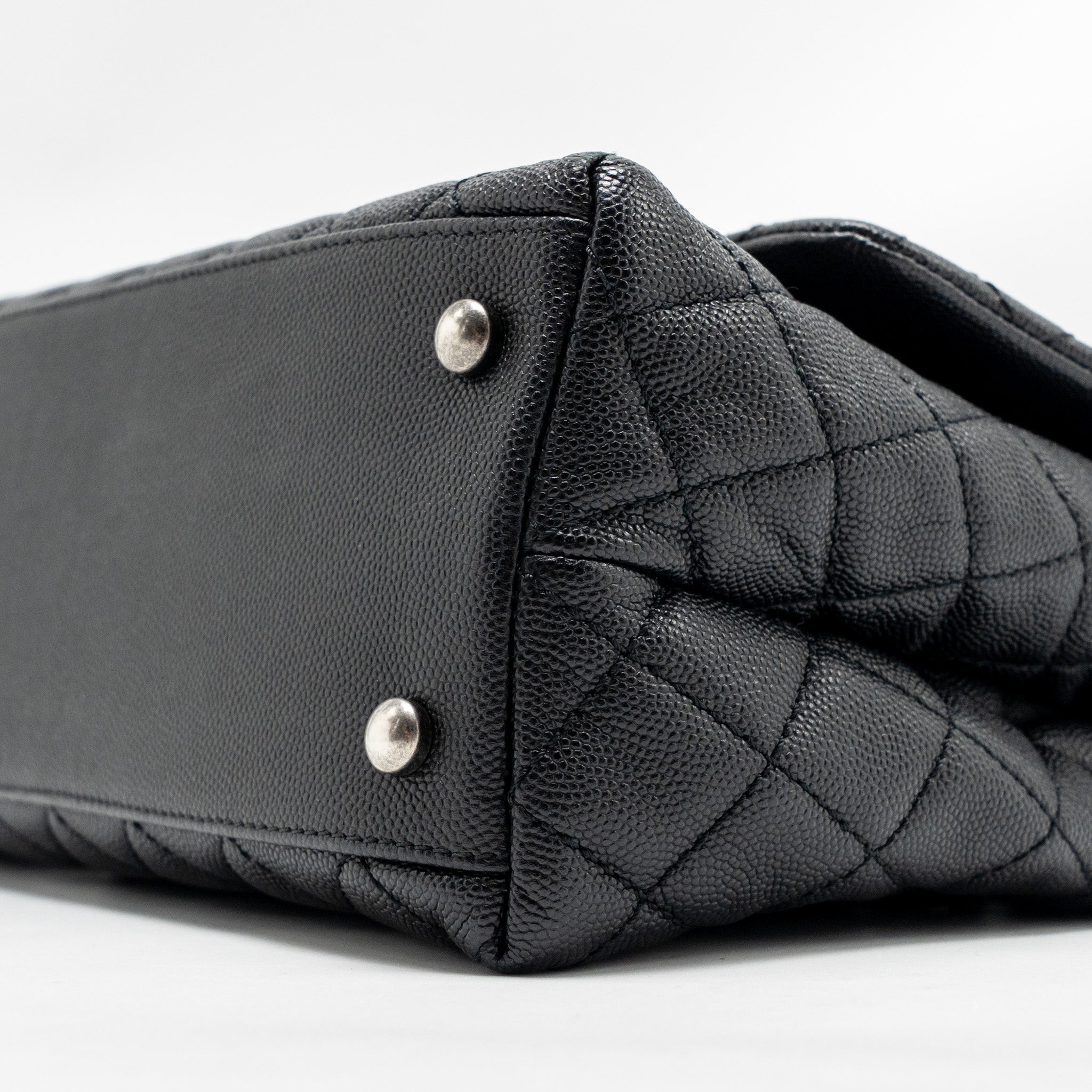CHANEL MEDIUM COCO HANDLE FLAP BAG LIZARD EMBOSSED HANDLE CAVIAR BLACK RUTHENIUM HARDWARE