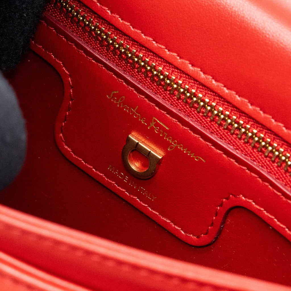 SALVATORE FERRAGAMO GLANCING SHOULDER BAG CALFSKIN RED GHW