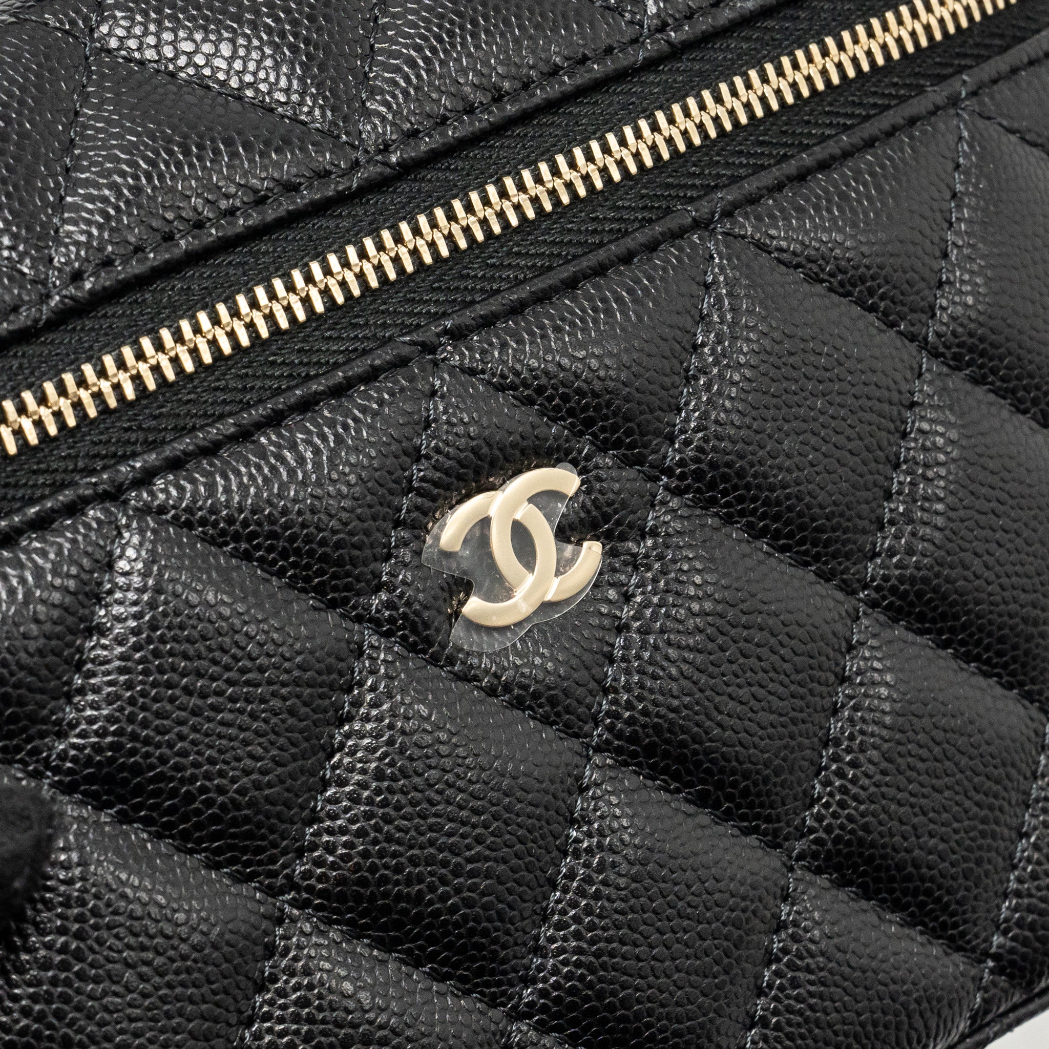 CHANEL 25P CC TOP HANDLE VANITY WITH CHAIN CAVIAR BLACK LGHW (MICROCHIP)