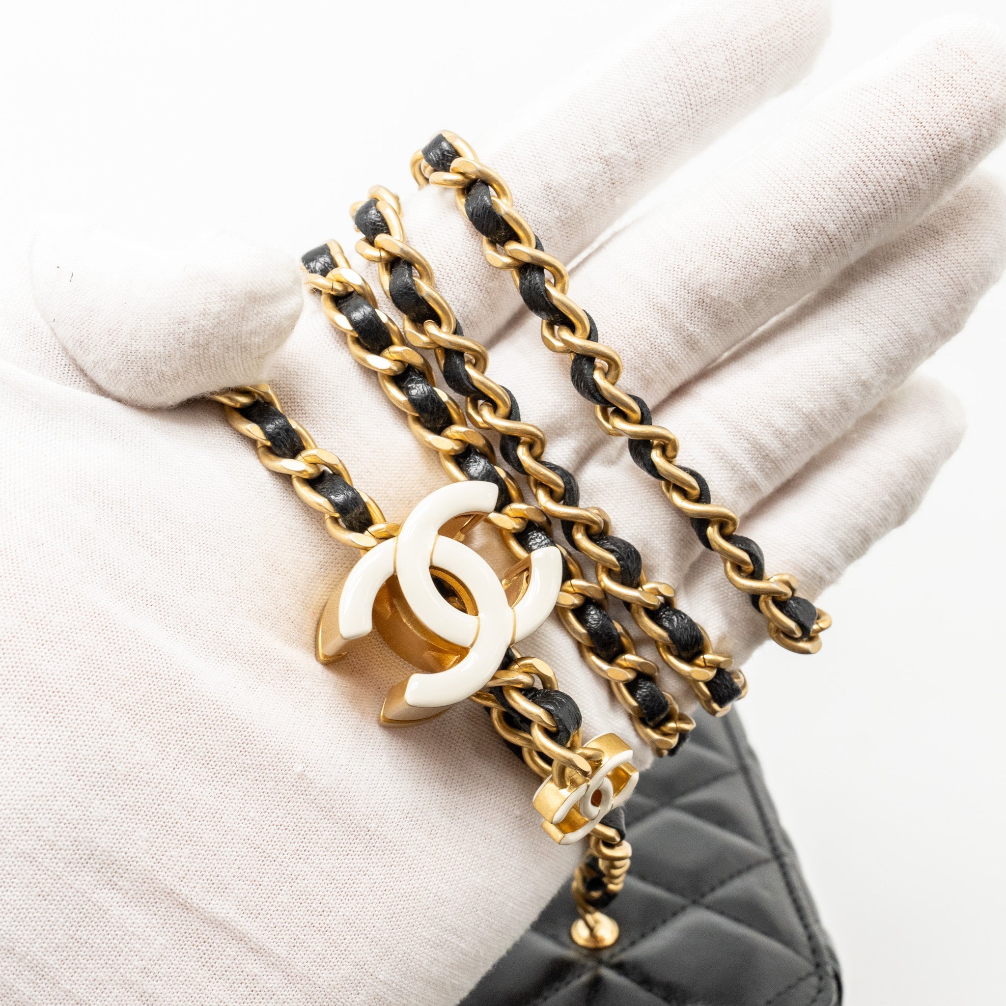 CHANEL 24A LONG VANITY CASE WITH CC LOGO ADJUSTABLE CHAIN LAMBSKIN BLACK GHW(MICROCHIP)