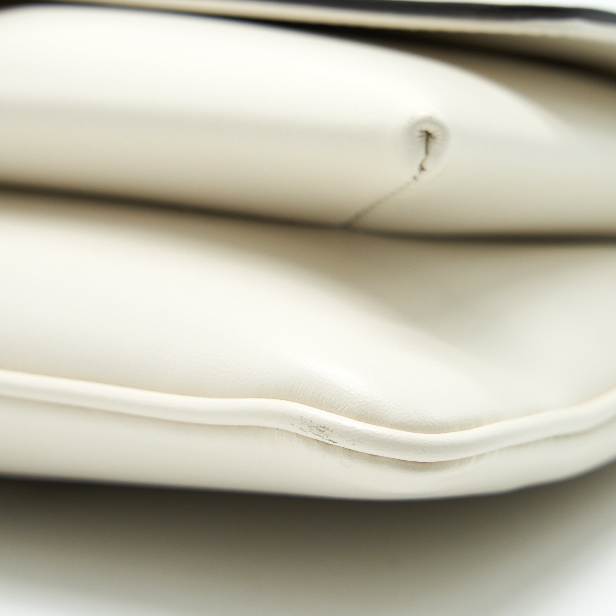 GUCCI SMALL ARLI FLAP BAG CREAM WITH GHW