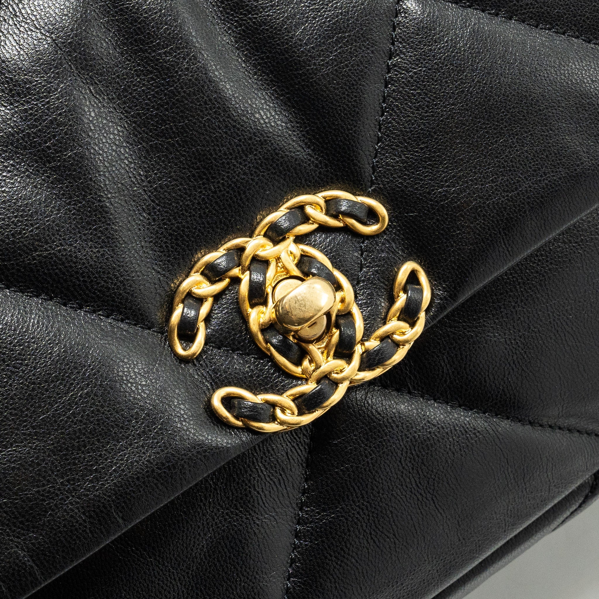 CHANEL SMALL 19 BAG GOATSKIN BLACK MULTICOLOUR HARDWARE