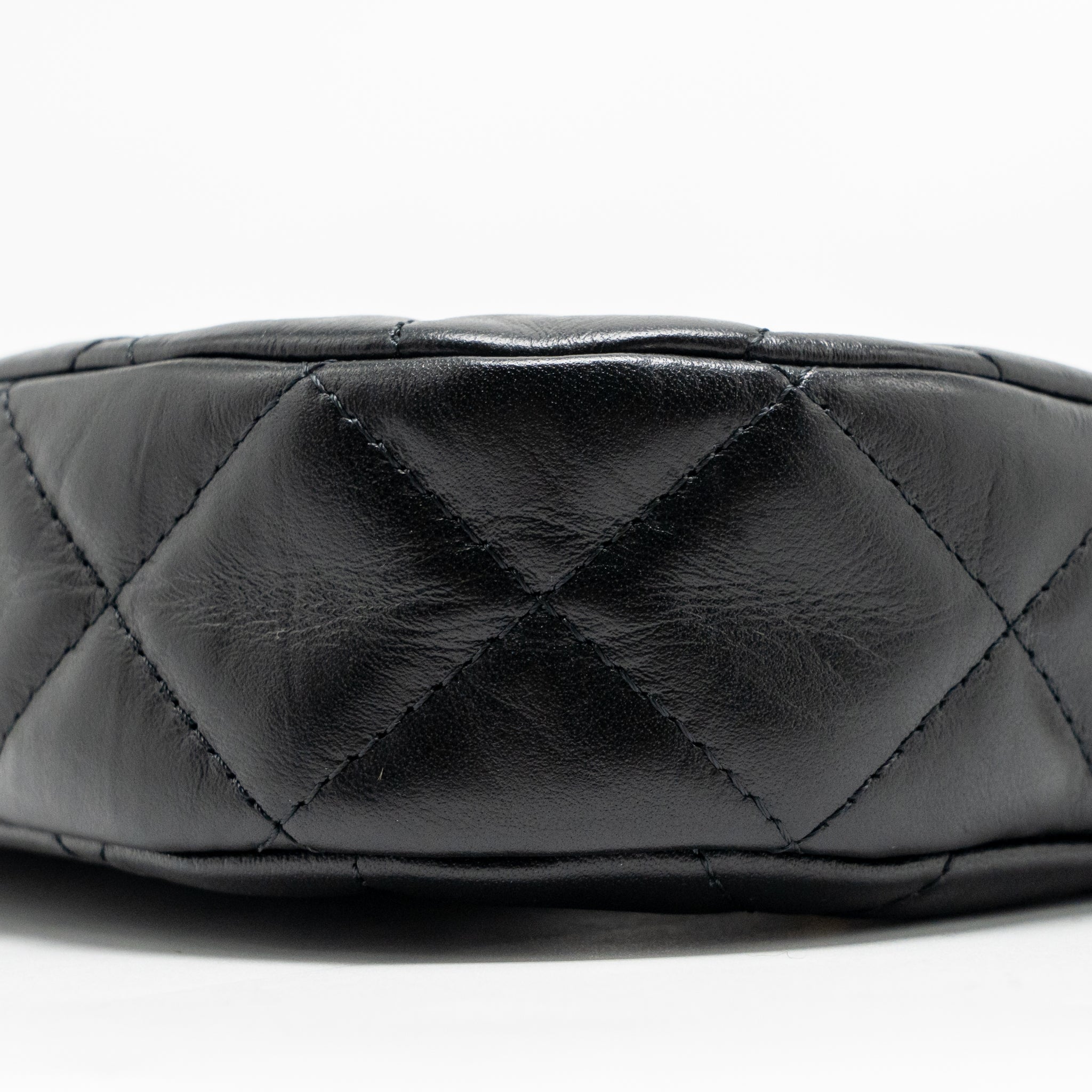 CHANEL 23K SMALL 19 HOBO SHOULDER BAG CALFSKIN BLACK GHW (MICROCHIP)