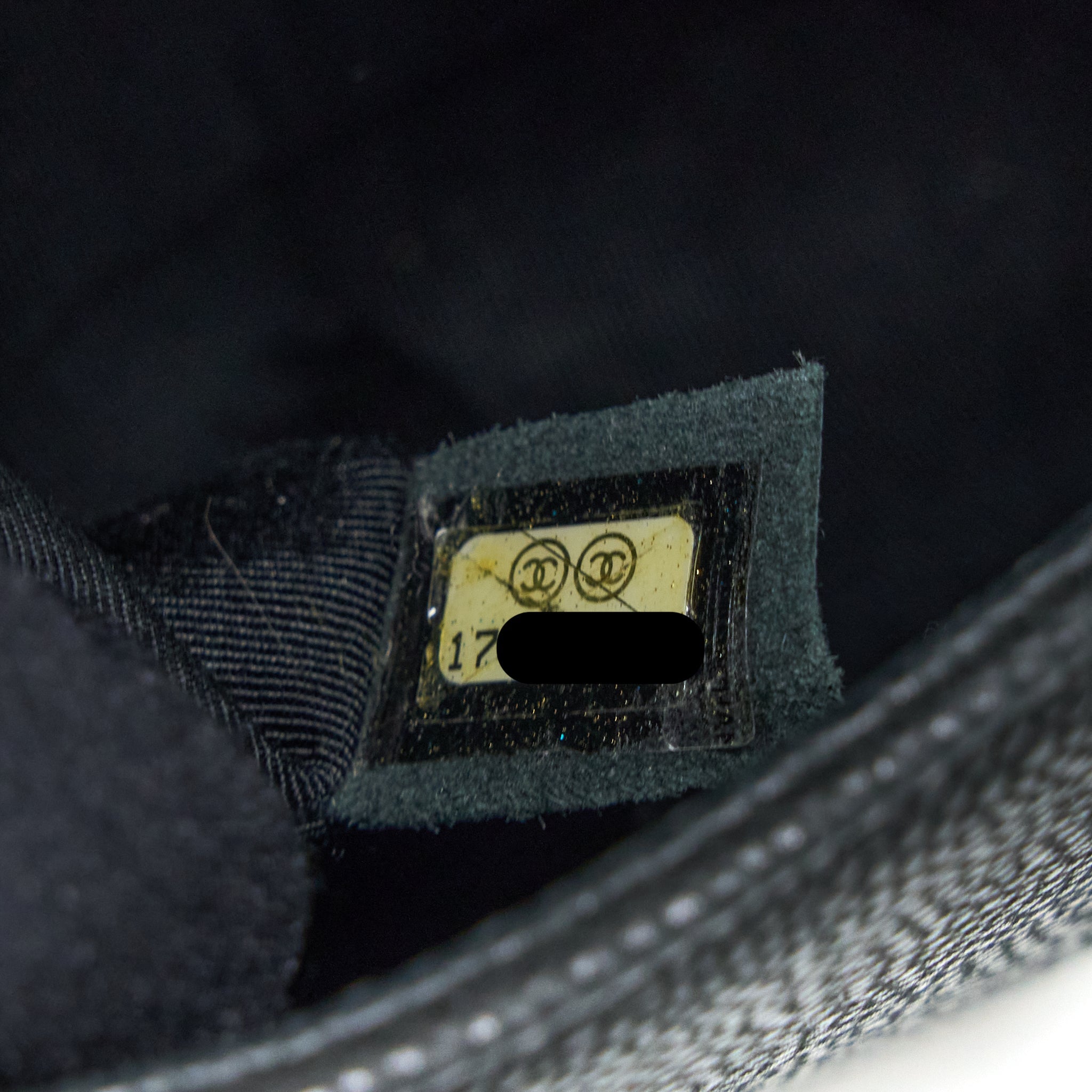 CHANEL MEDIUM BOY BAG GRAINED CALFSKIN BLACK SHW