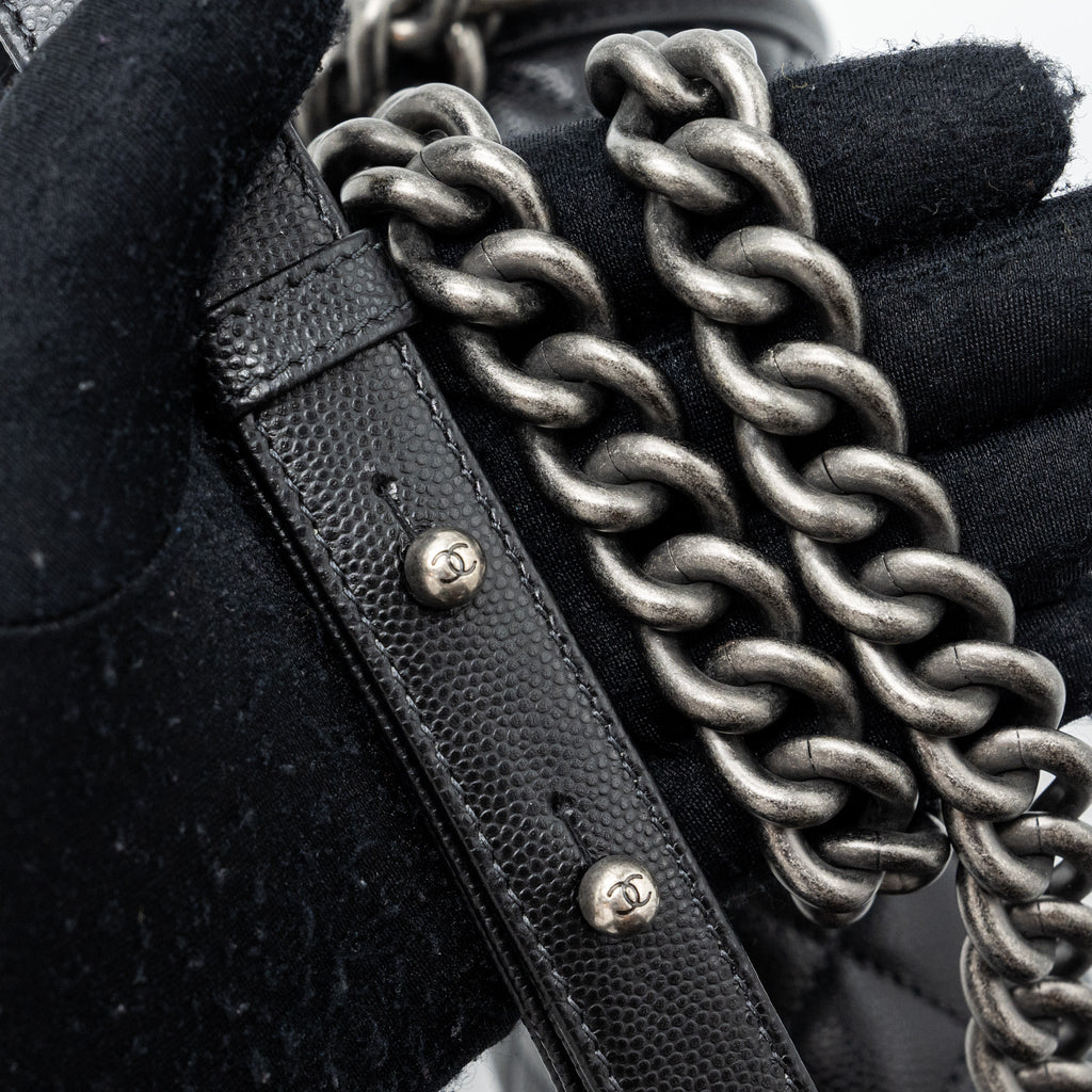 CHANEL MEDIUM BOY BAG CAVIAR BLACK RUTHENIUM SILVER HARDWARE(MICROCHIP)