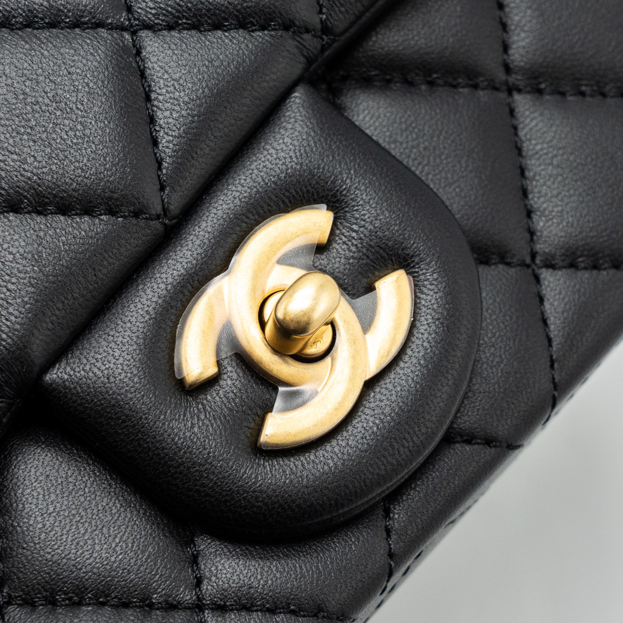 CHANEL 23K PEARL CRUSH MINI SQUARE FLAP BAG LAMBSKIN BLACK GHW (MICROCHIP)