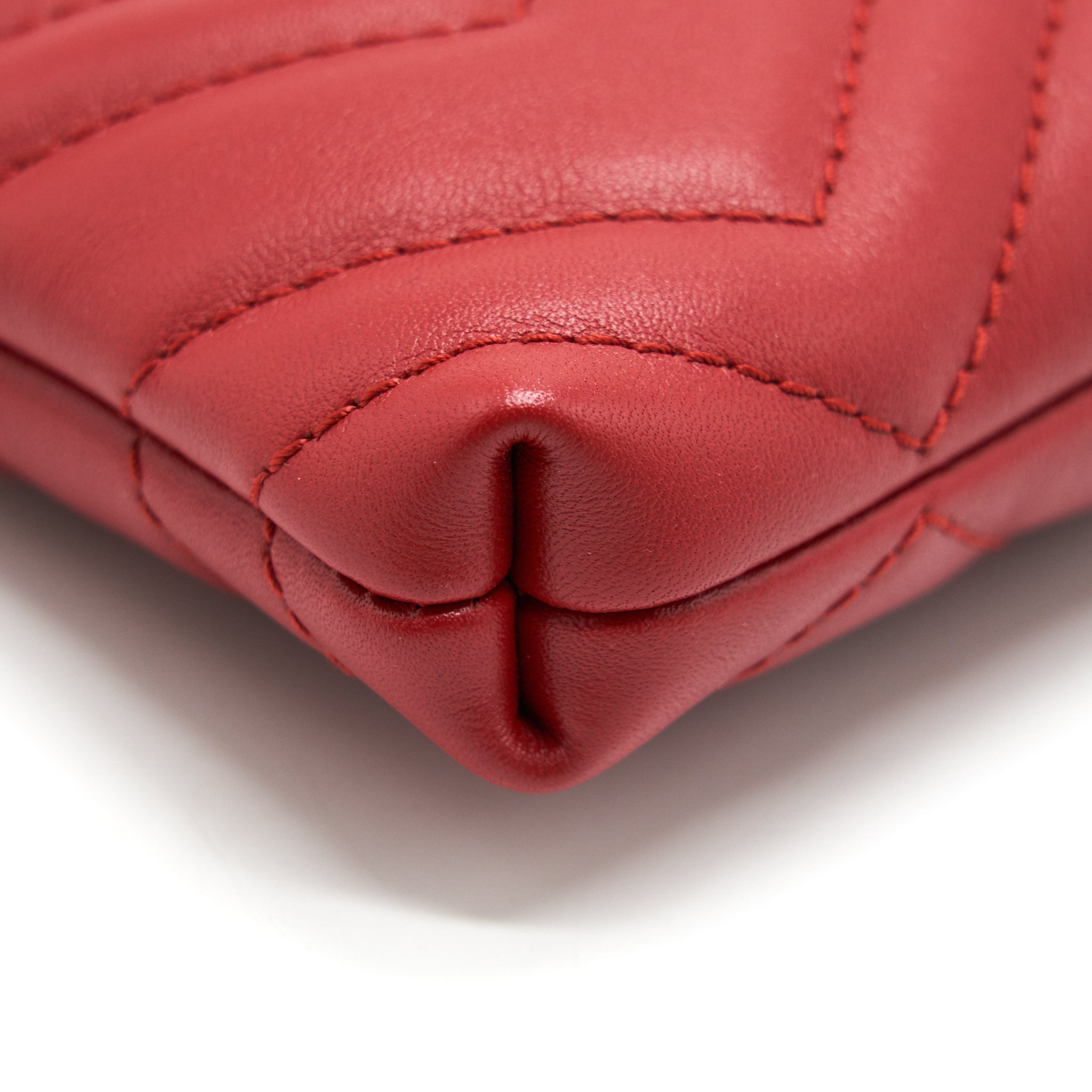 GUCCI MARMONT MINI POUCH WITH CHAIN RED GHW