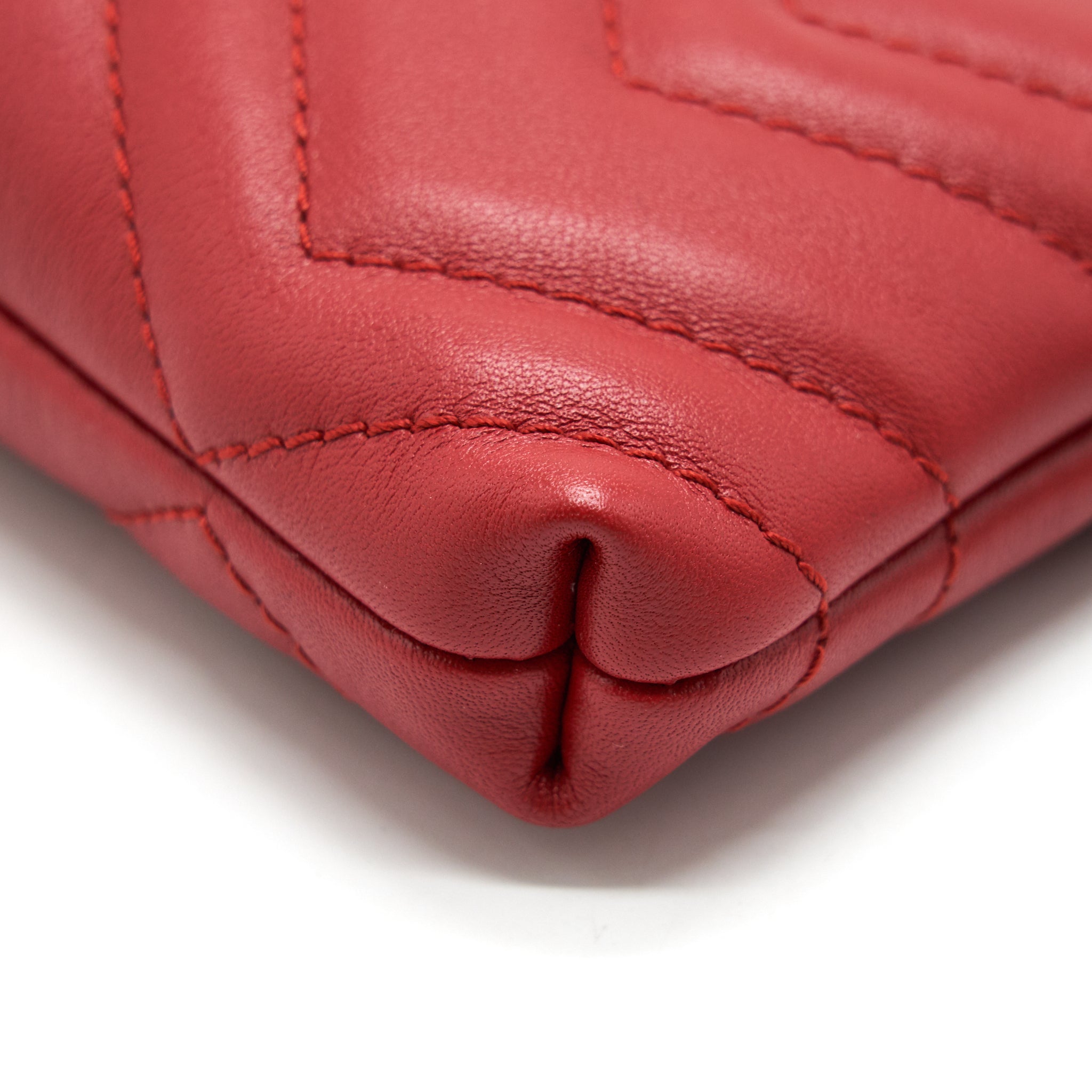 GUCCI MARMONT MINI POUCH WITH CHAIN RED GHW