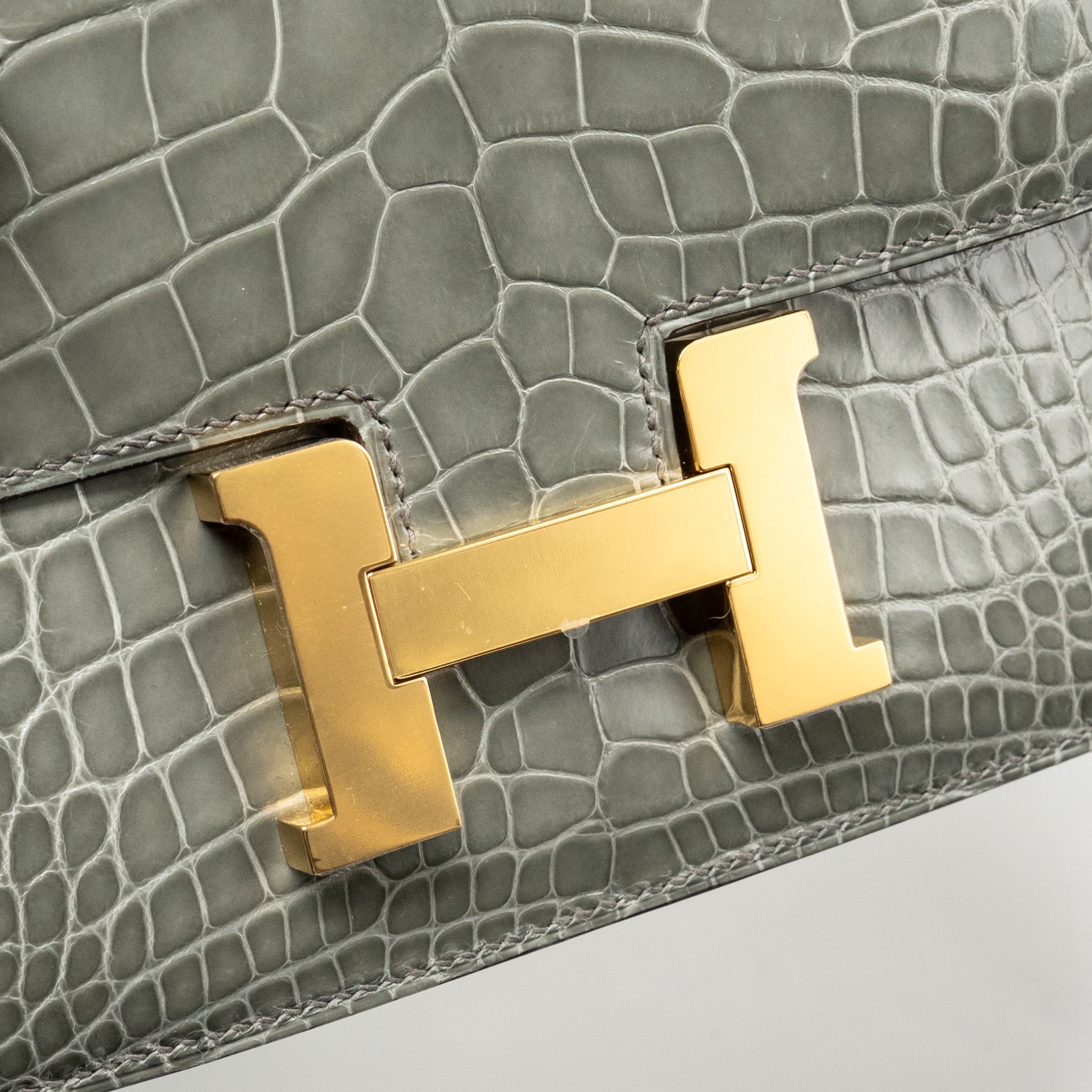 HERMES CONSTANCE MINI ALLIGATOR MISSISSIPPIENSIS 0V GRIS CIMENT GHW