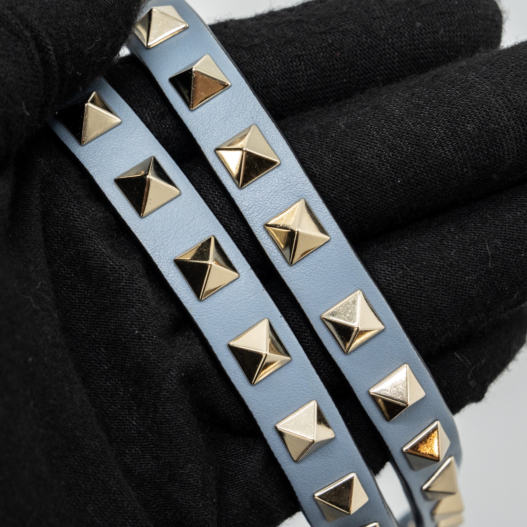 VALENTINO SMALL GRAINY ROCKSTUD BAG LAMBSKIN LIGHT BLUE LGHW