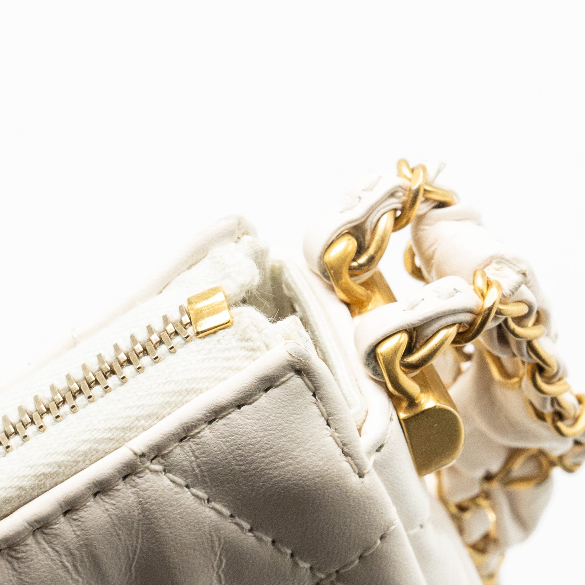 CHANEL 23K HOBO SHOULDER BAG CALFSKIN WHITE GHW (MICROCHIP)