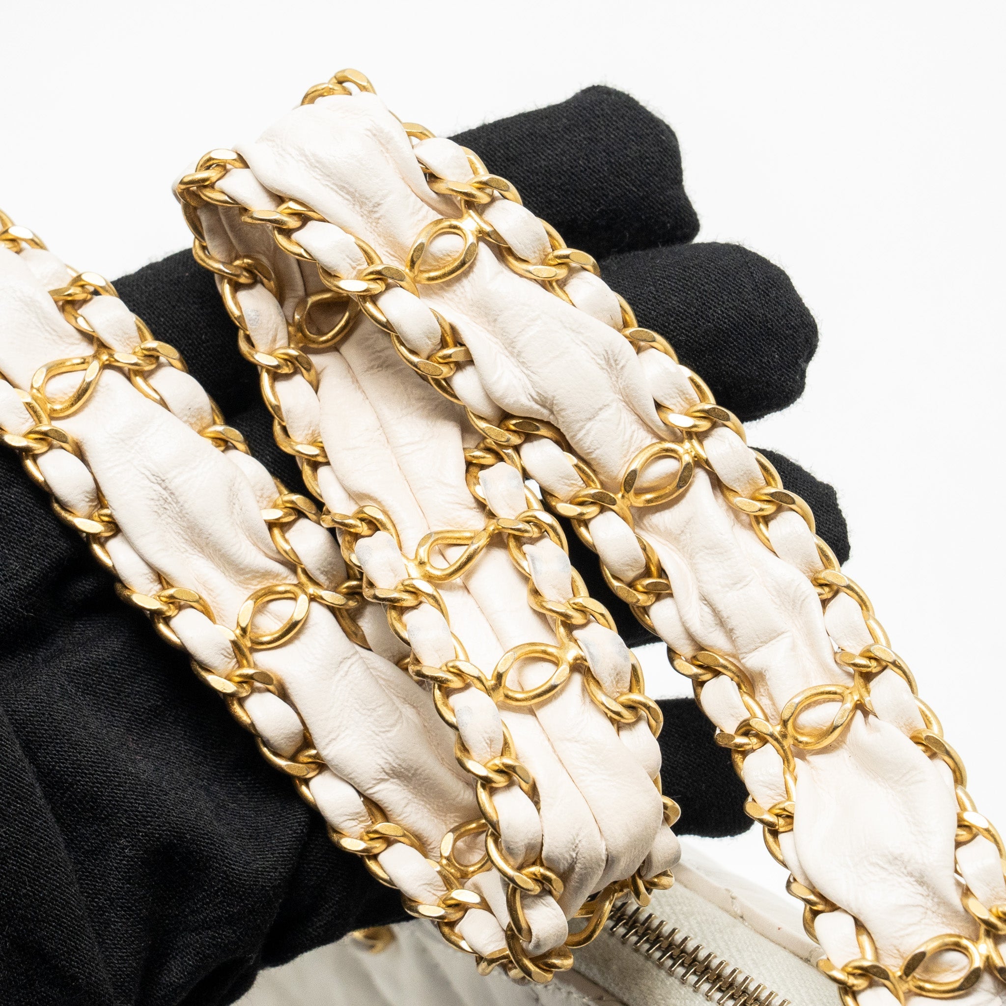 CHANEL 23K HOBO SHOULDER BAG CALFSKIN WHITE GHW (MICROCHIP)
