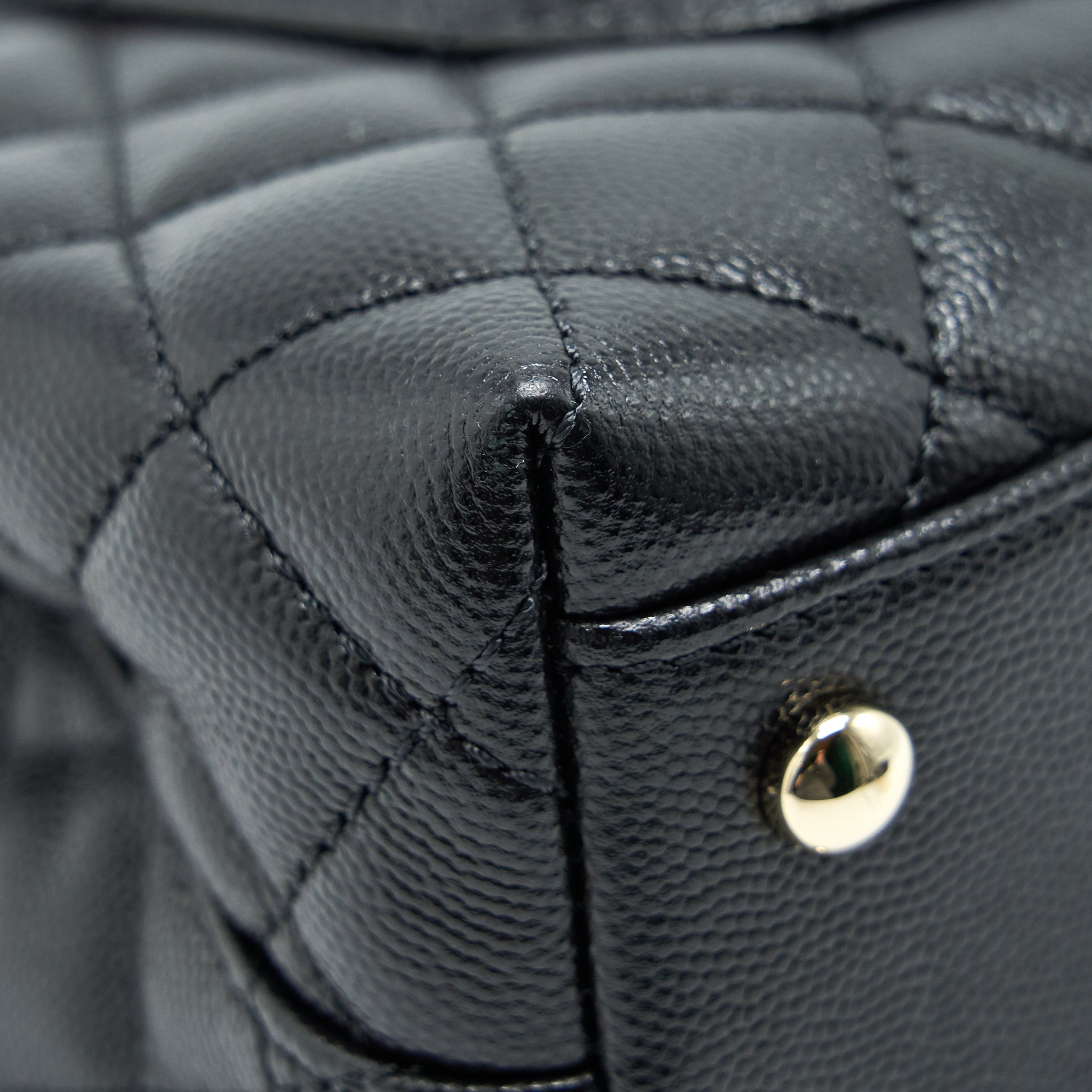 CHANEL SMALL COCO HANDLE 24CM CAVIAR BLACK LGHW EMBOSSED HANDLE (MICROCHIP)