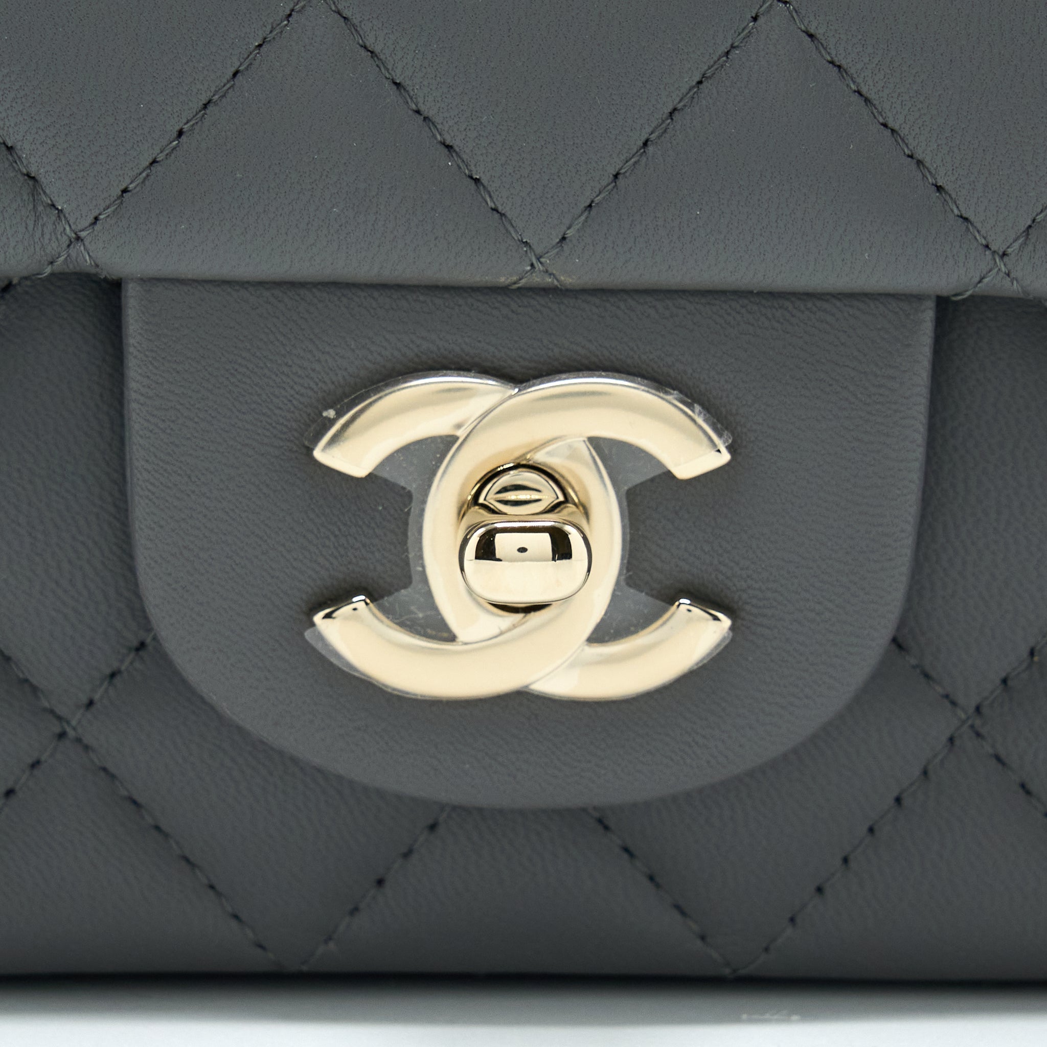 CHANEL 22A TOP HANDLE MINI RECTANGULAR FLAP BAG LAMBSKIN GREY LGHW(MICROCHIP)