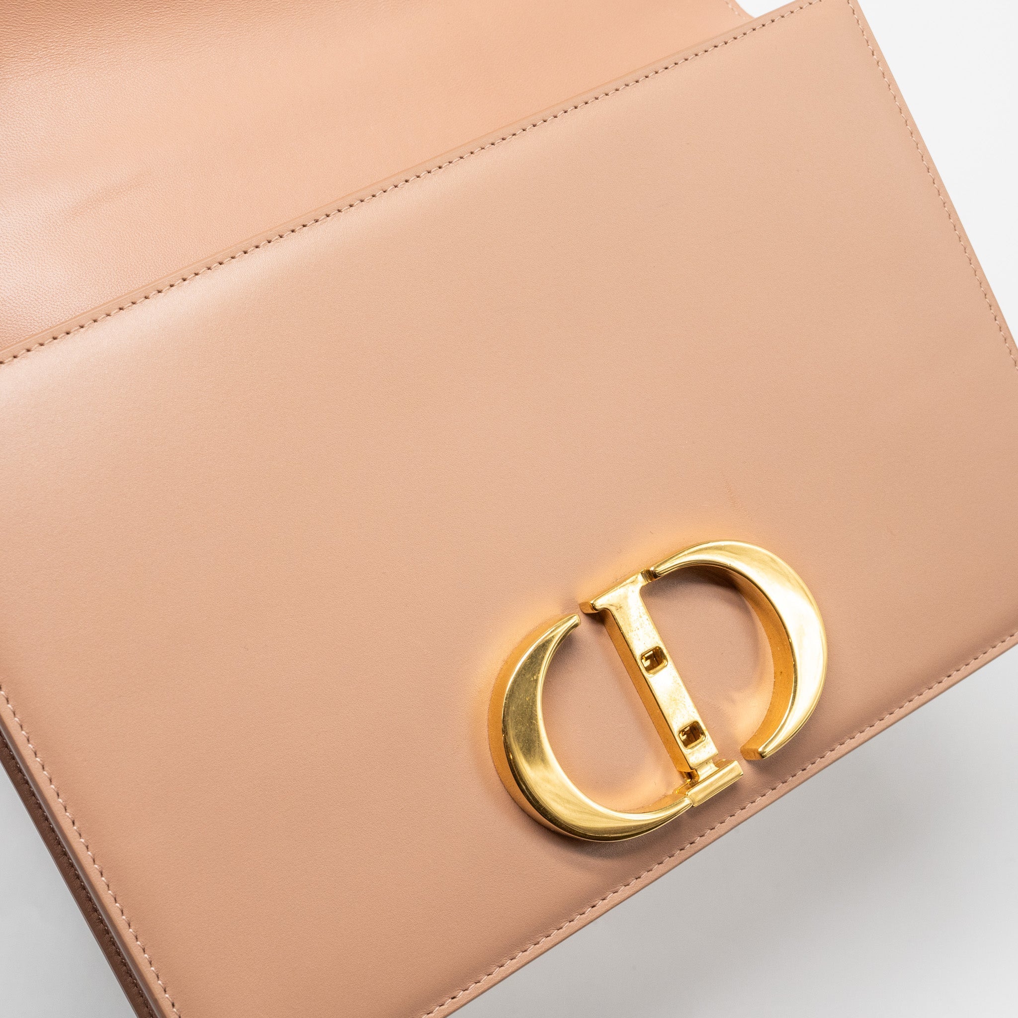 DIOR 30 MONTAIGNE MEDIUM FLAP BAG CALFSKIN BEIGE GHW