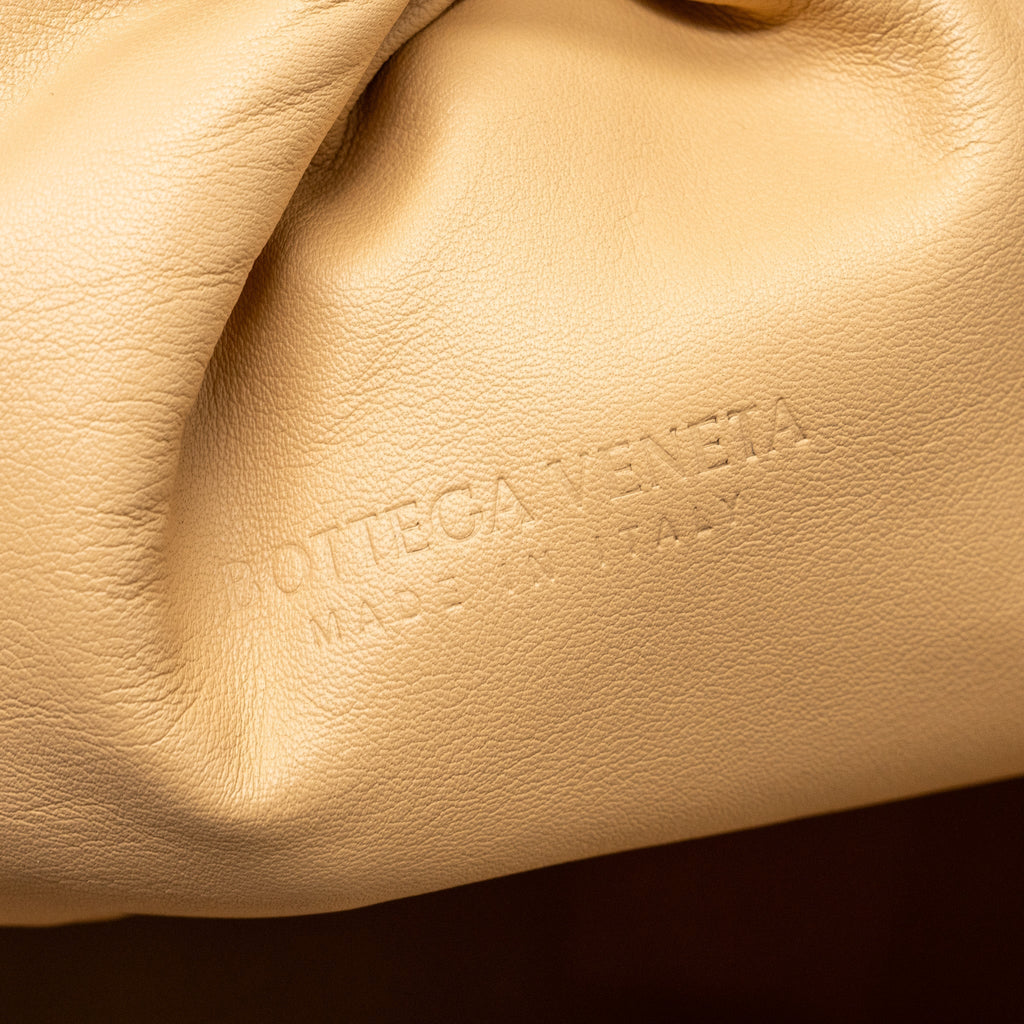 BOTTEGA VENETA THE POUCH LARGE LEATHER CLUTCH BEIGE GHW