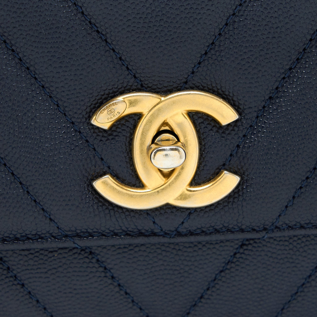 CHANEL MEDIUM CHEVRON COCO HANDLE BAG CAVIAR WITH LIZARD HANDLE NAVY BRUSHED GHW