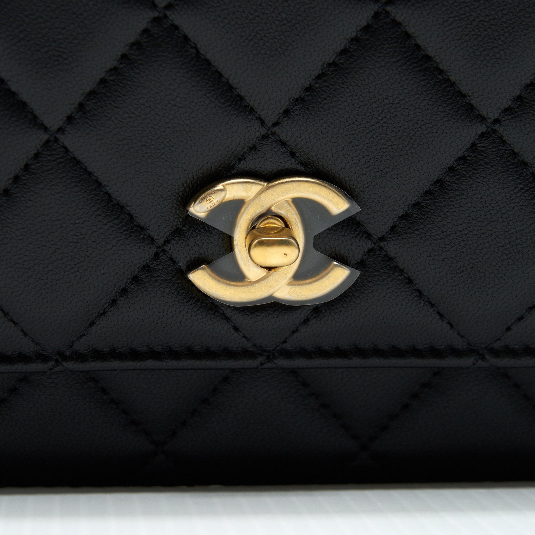 CHANEL 22C PEARL CRUSH WALLET ON CHAIN BLACK GHW (MICROCHIP)