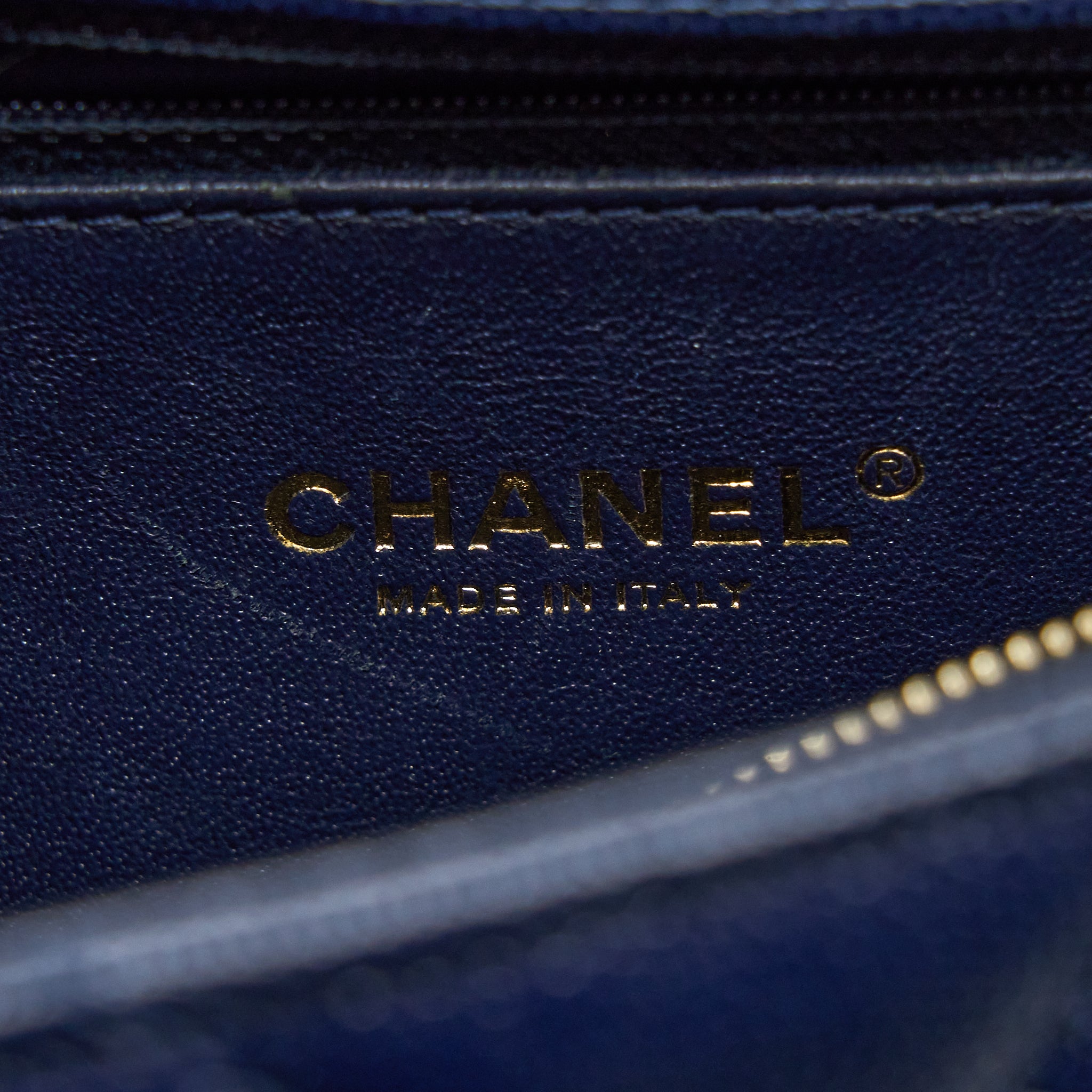 CHANEL MEDIUM CHEVRON COCO HANDLE BAG CAVIAR WITH LIZARD HANDLE NAVY BRUSHED GHW