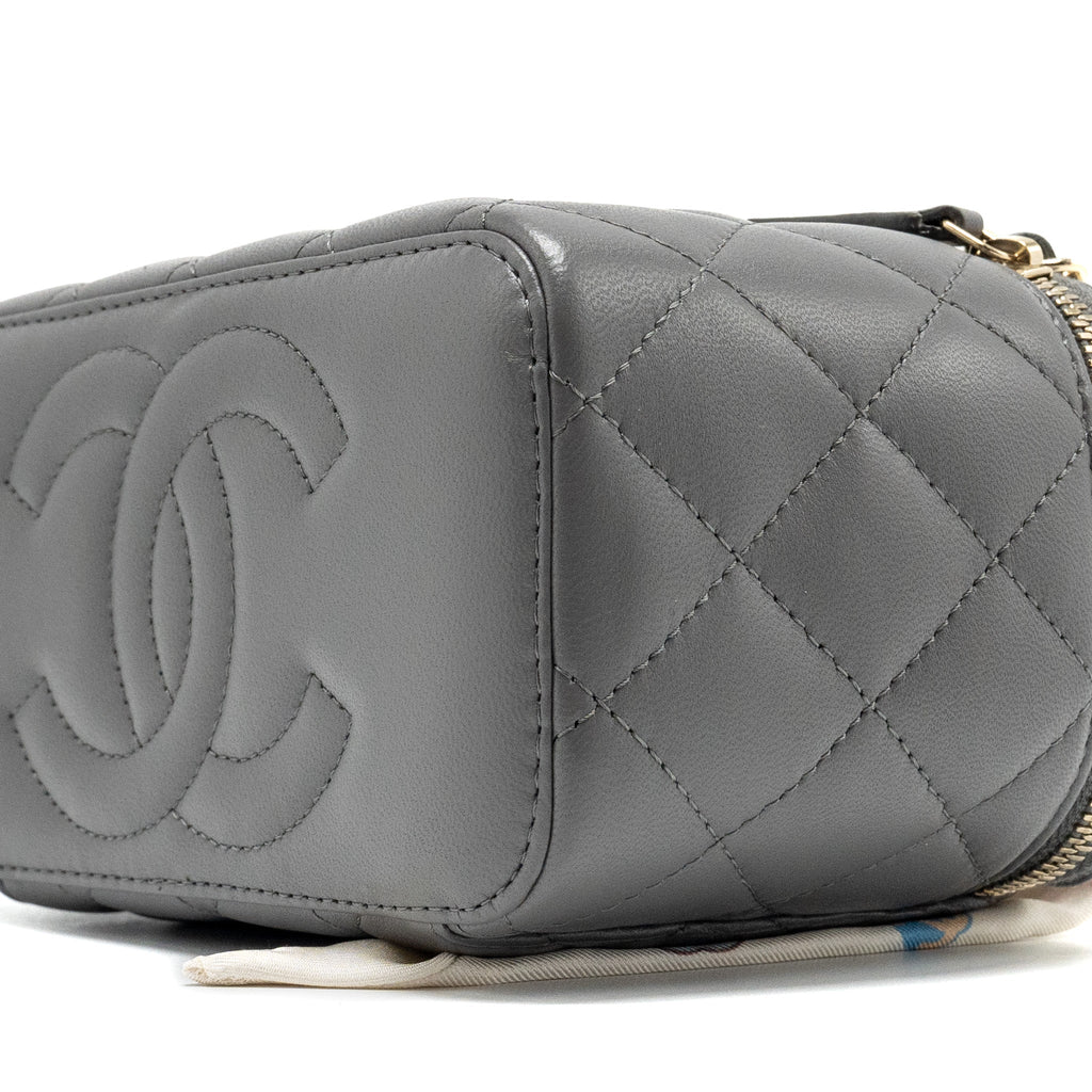 CHANEL LONG VANITY CASE LAMBSKIN GREY LGHW (MICROCHIP)