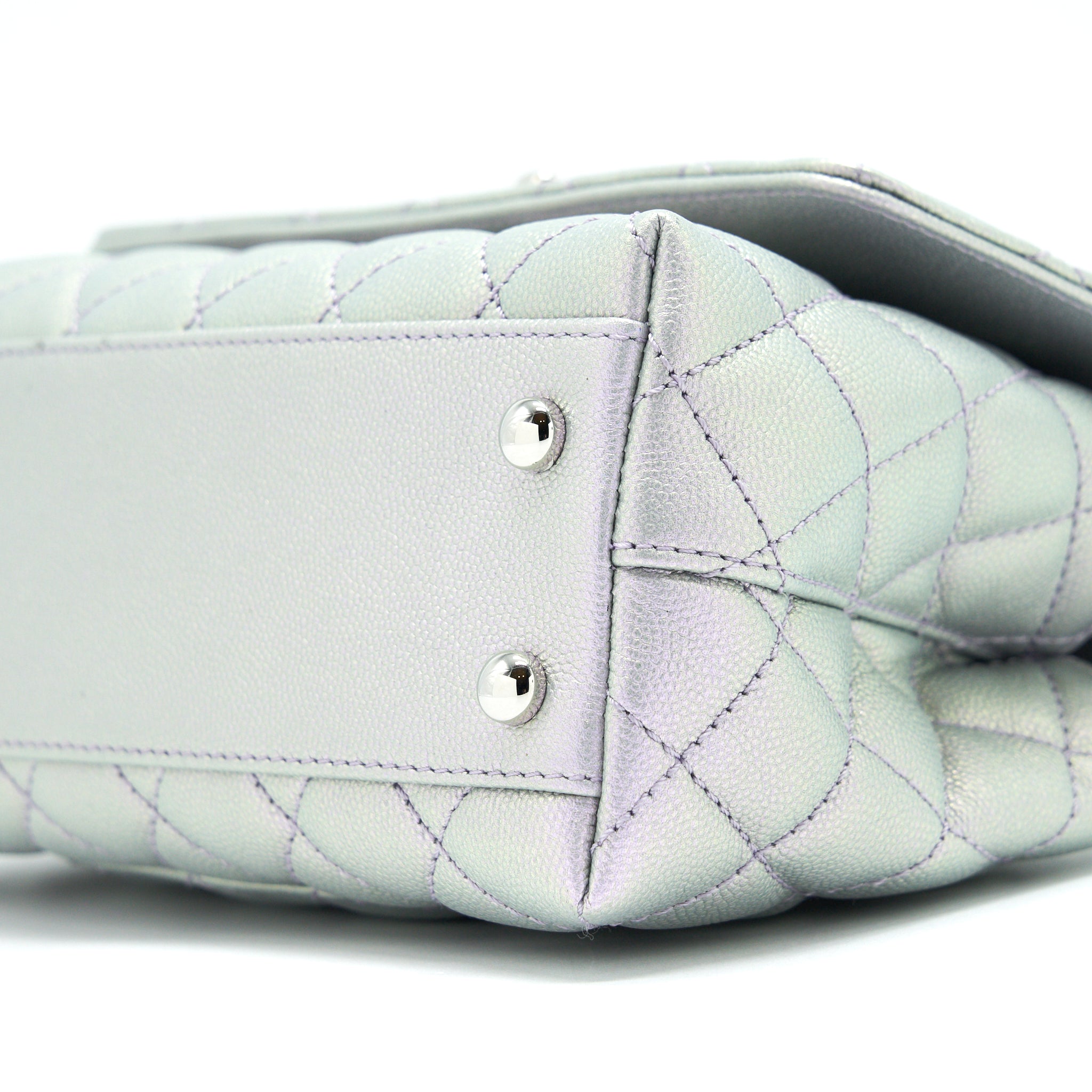CHANEL 21K SMALL COCO HANDLE 24CM CAVIAR IRIDESCENT LILAC RAINBOW HARDWARE (MICROCHIP)