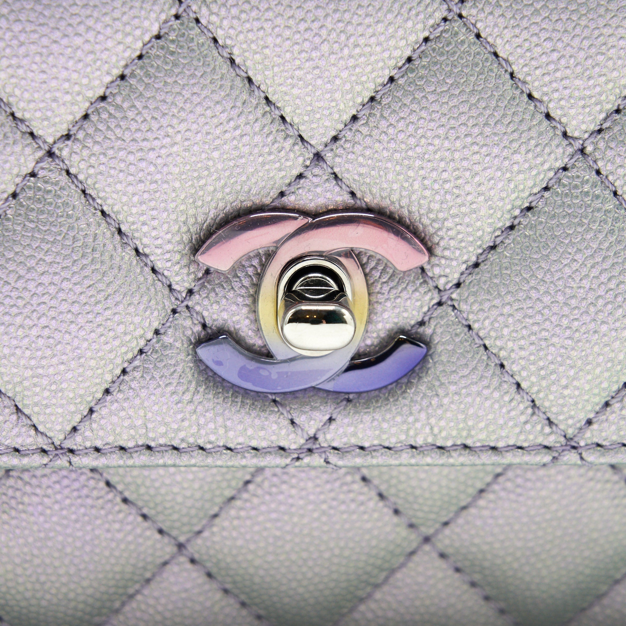 CHANEL 21K SMALL COCO HANDLE 24CM CAVIAR IRIDESCENT LILAC RAINBOW HARDWARE (MICROCHIP)