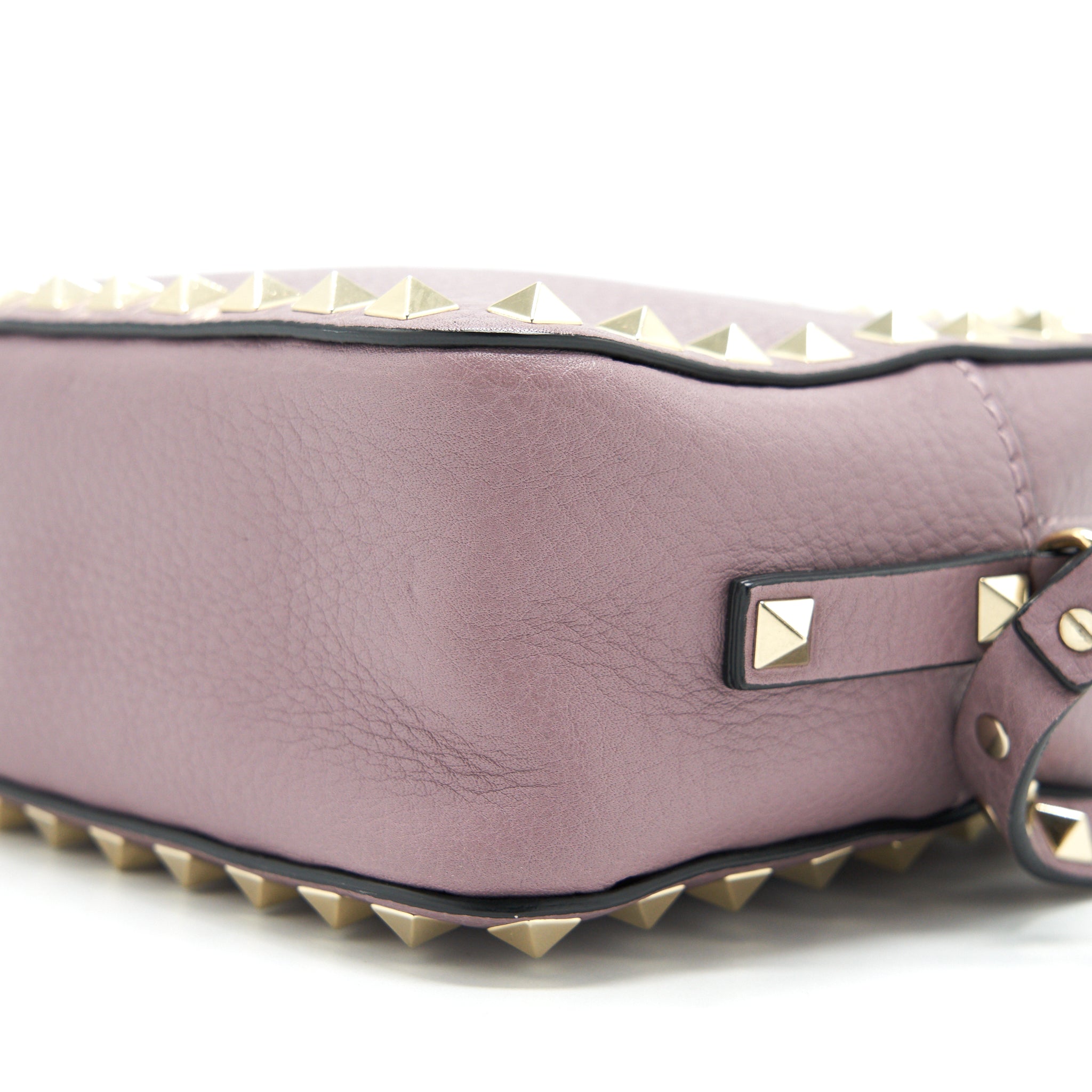 VALENTINO ROCKSTUD CROSSBODY CAMERA BAG LIGHT PURPLE