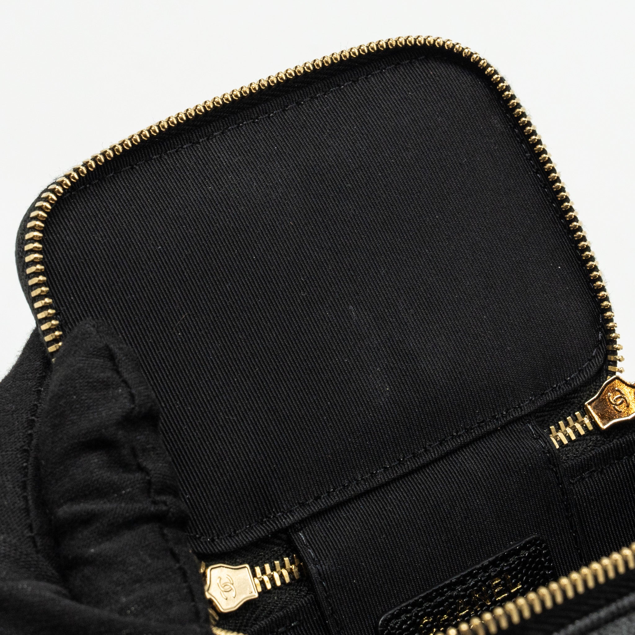 CHANEL SMALL VANITY CLUTCH WITH CHAIN CC PEARL CAVIAR BLACK LGHW