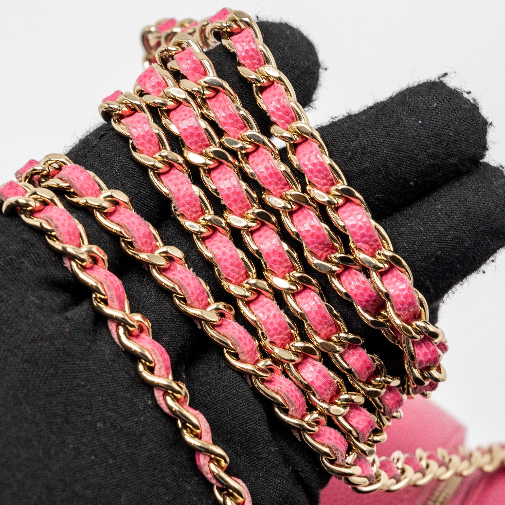 CHANEL ROUND VANITY WITH CHAIN CAVIAR PINK LGHW