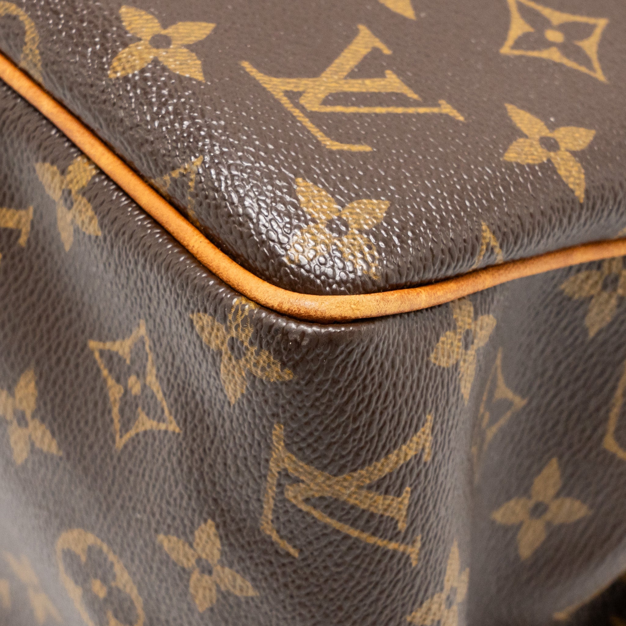 LOUIS VUITTON BATIGNOLLES VERTICAL MONOGRAM CANVAS GHW
