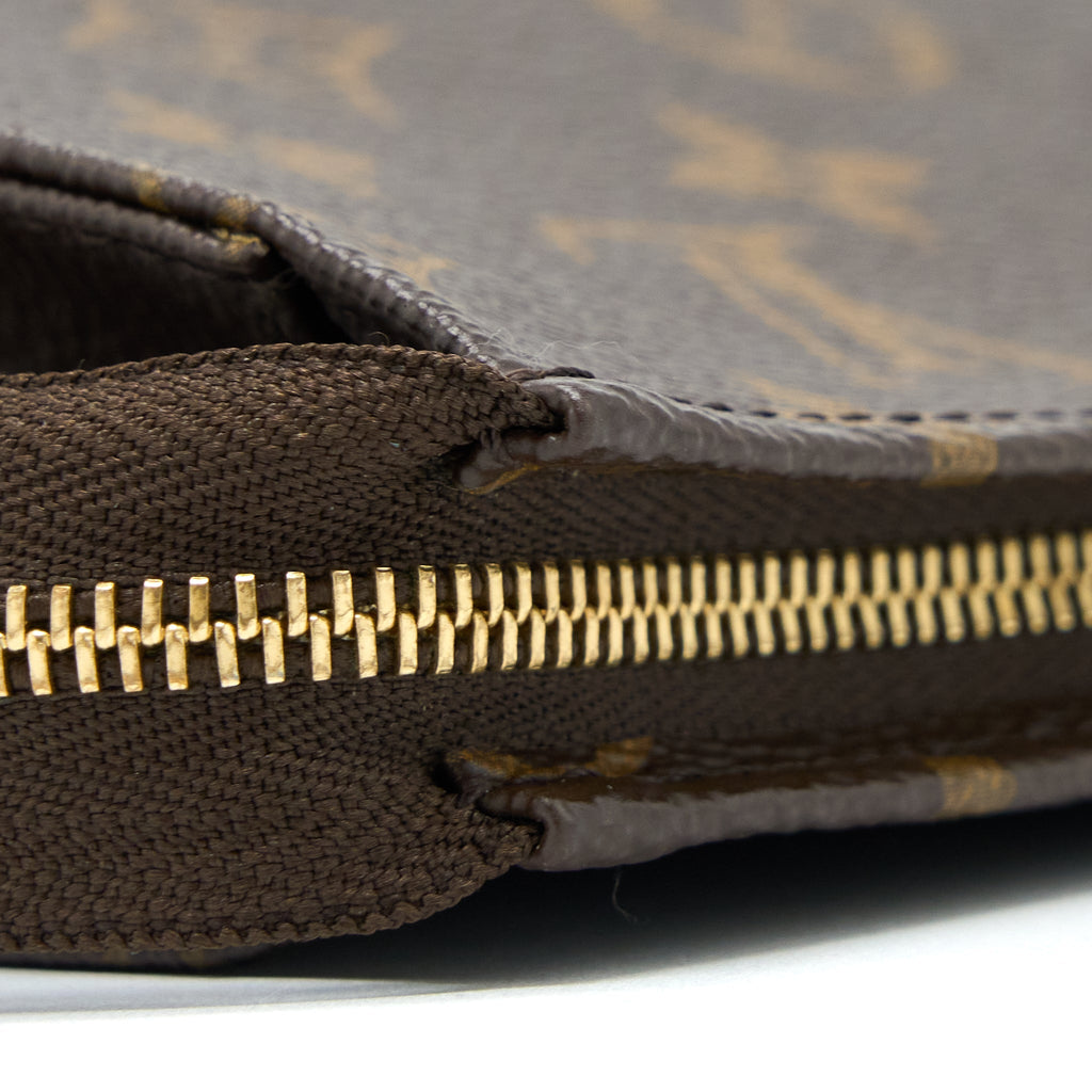 LOUIS VUITTON TOILETRY POCHETTE 26 MONOGRAM CANVAS GHW