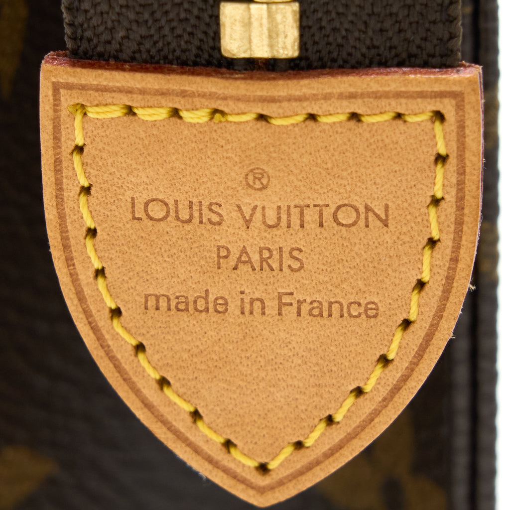LOUIS VUITTON TOILETRY POCHETTE 26 MONOGRAM CANVAS GHW
