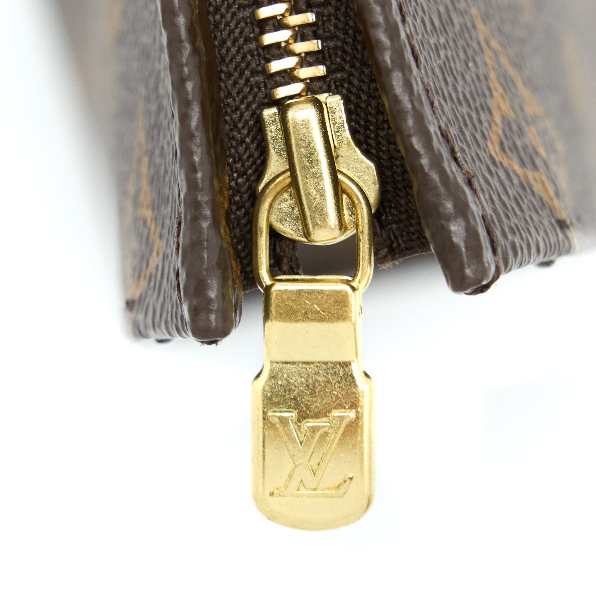 LOUIS VUITTON TOILETRY POCHETTE 26 MONOGRAM CANVAS GHW