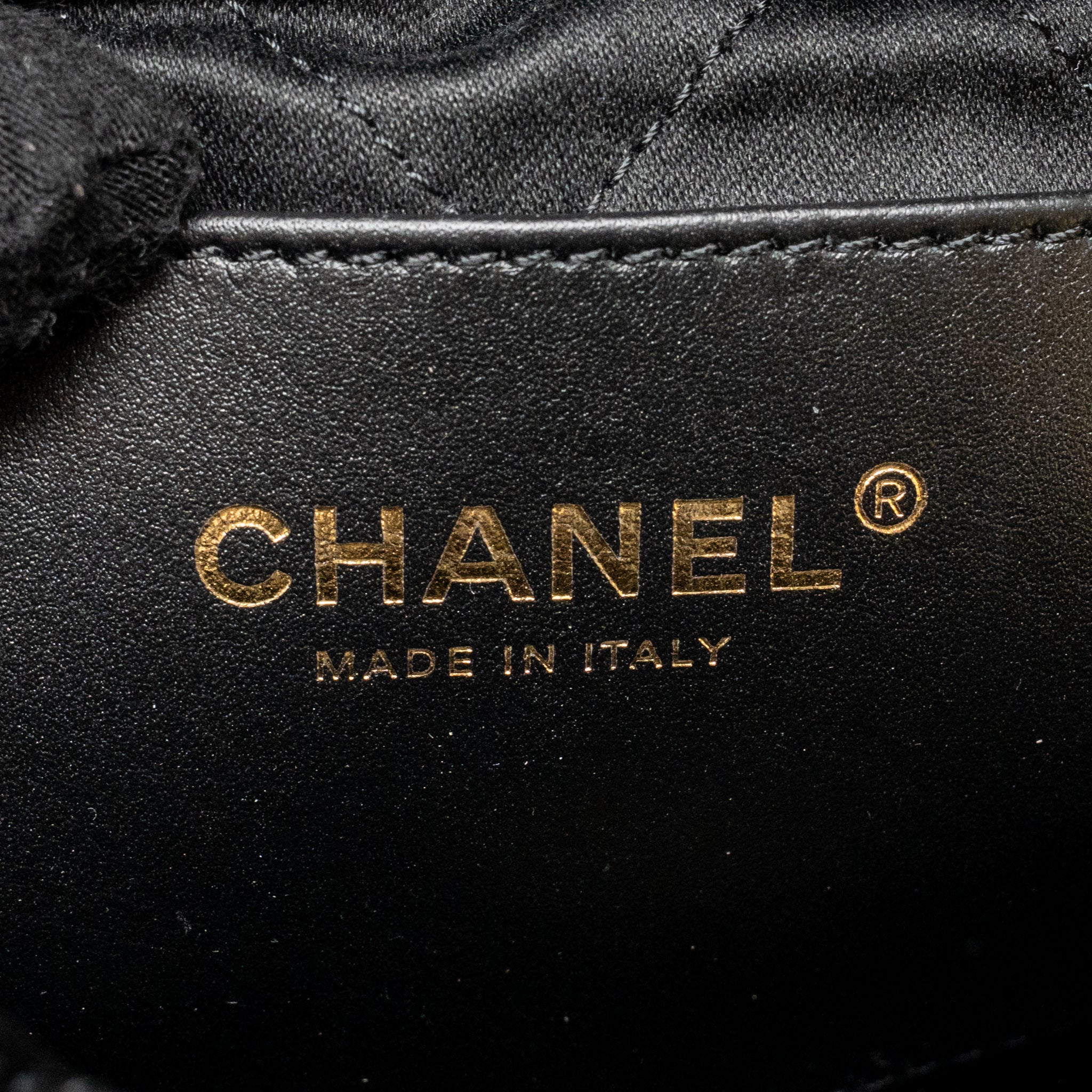 CHANEL MINI 22 BAG SHINY CALFSKIN BLACK GHW (MICROCHIP)