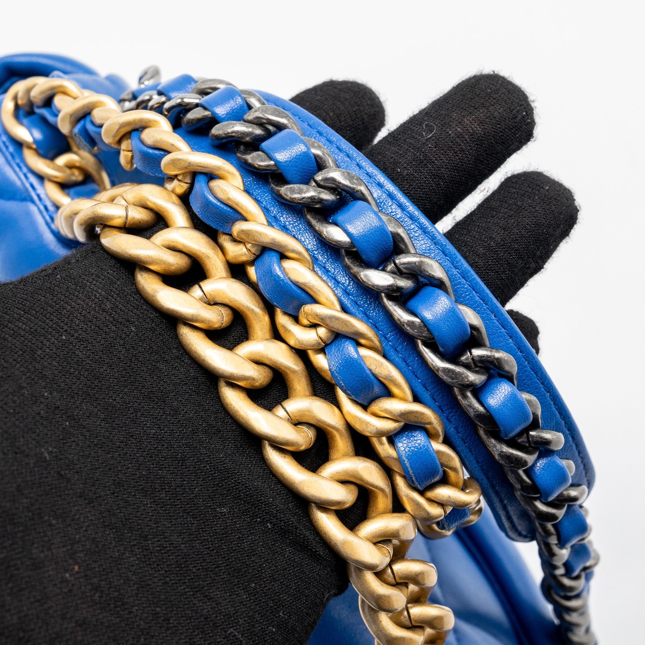CHANEL SMALL 19 BAG LAMBSKIN BLUE MULTICOLOUR HARDWARE (MICROCHIP)