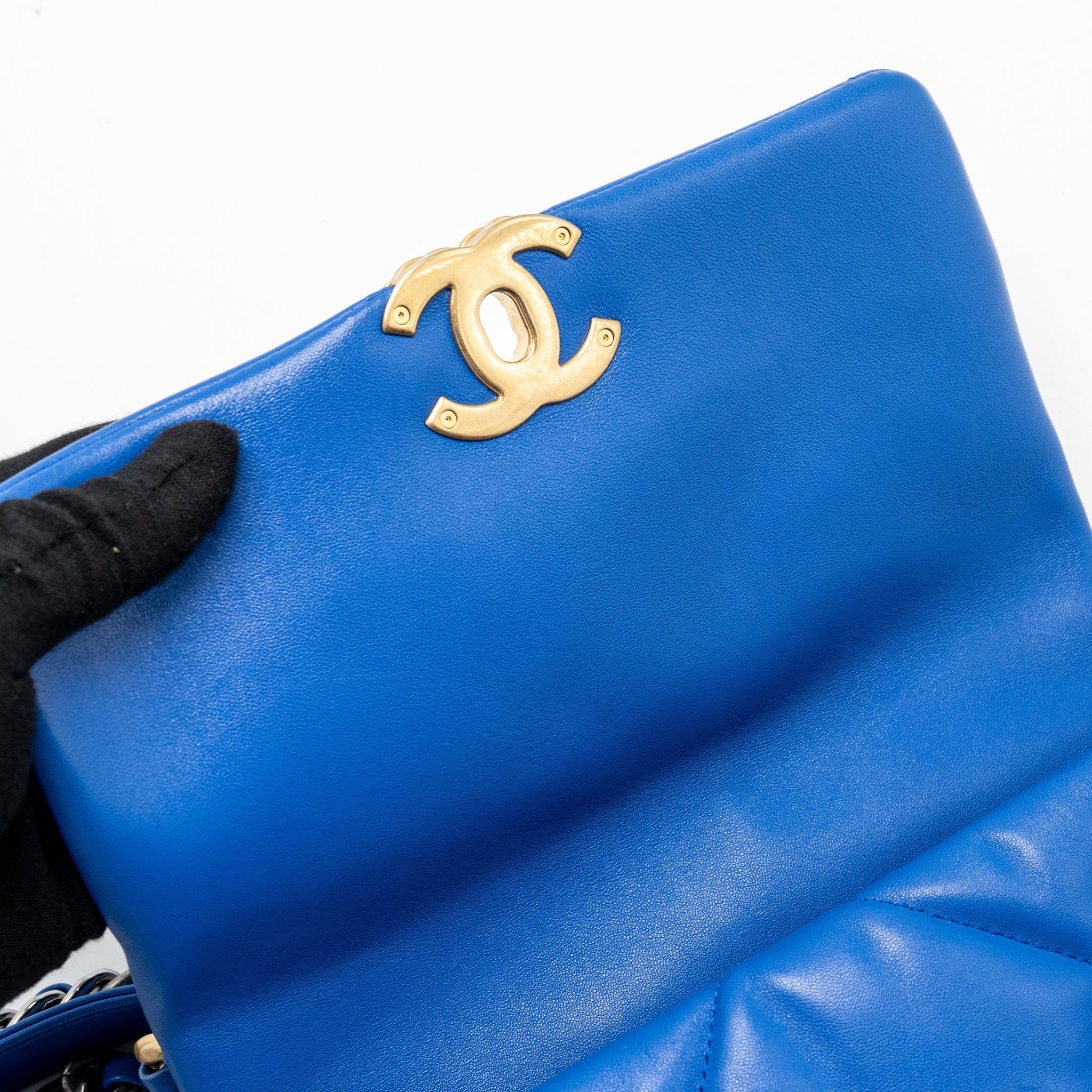 CHANEL SMALL 19 BAG LAMBSKIN BLUE MULTICOLOUR HARDWARE (MICROCHIP)