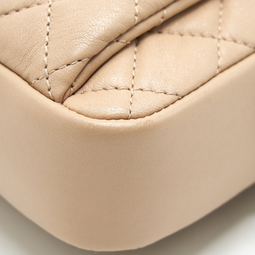 CHANEL QUILTED CHAIN SHOULDER BAG/ CROSSBODY BAG BEIGE LGHW