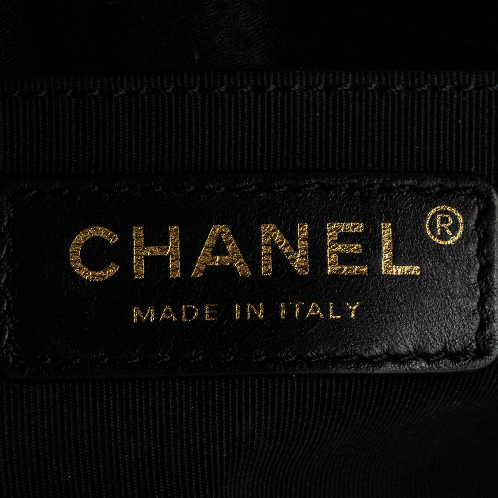 CHANEL MEDIUM BOY BAG CAVIAR BLACK BRUSHED GHW (MICROCHIP )